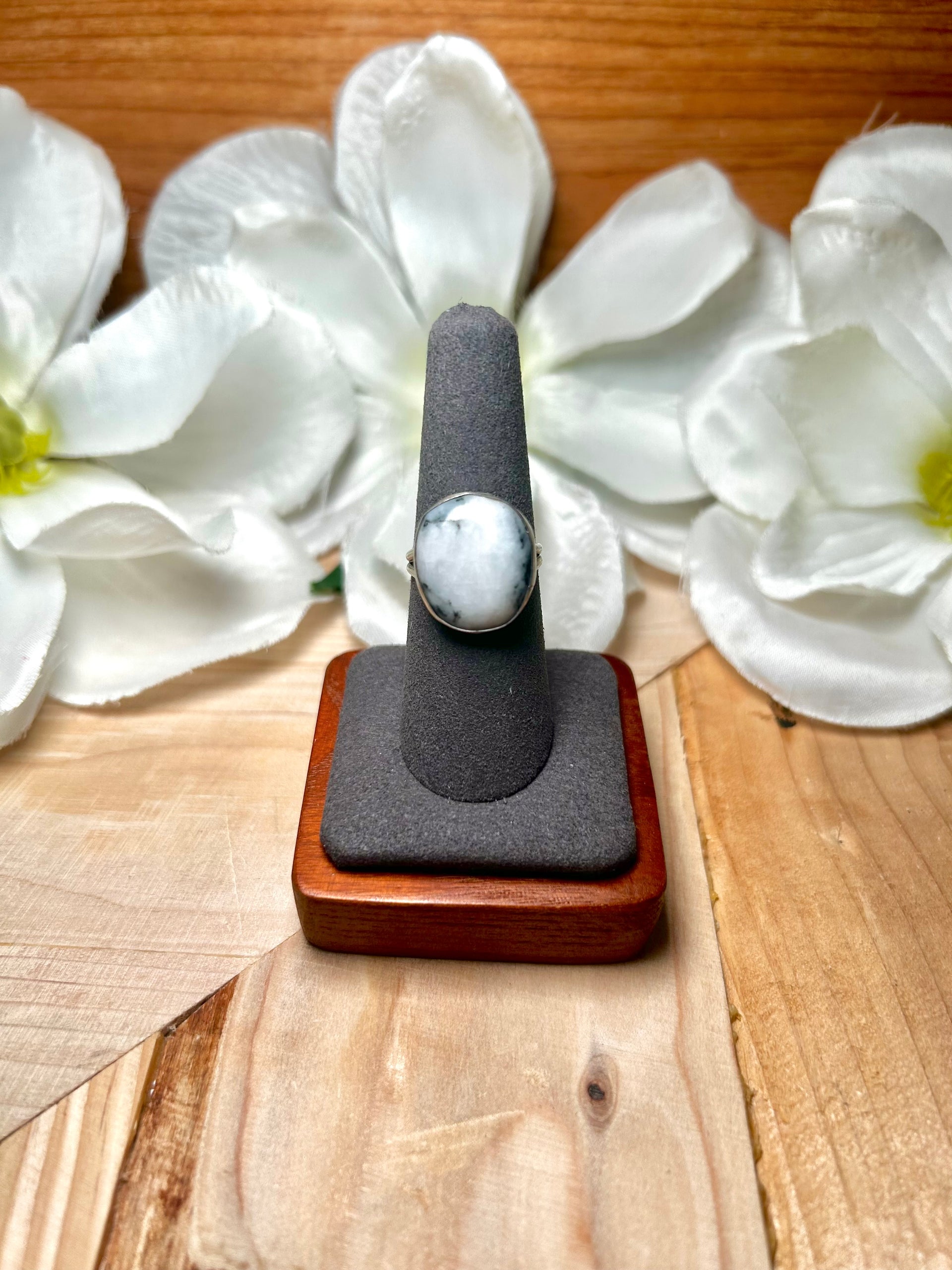 Navajo Made White Buffalo & Sterling Silver Ring Size 7.75