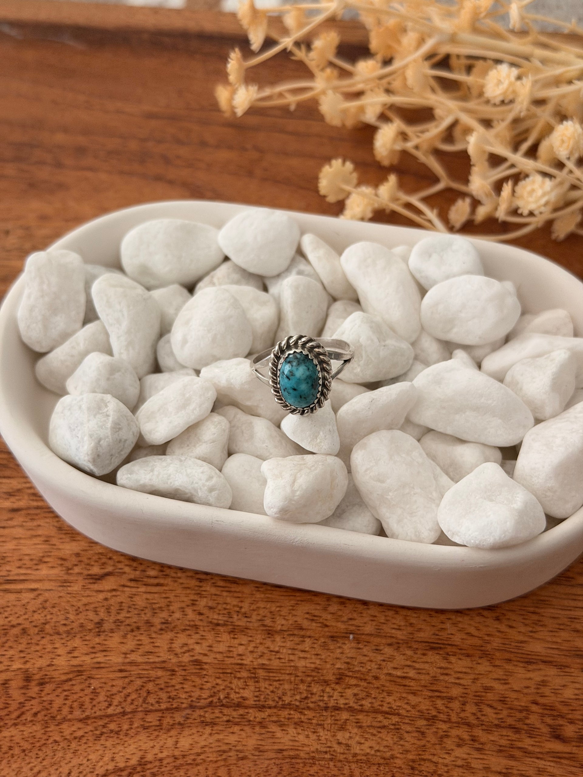 Navajo Made Kingman Turquoise & Sterling Silver Ring Size 7.75