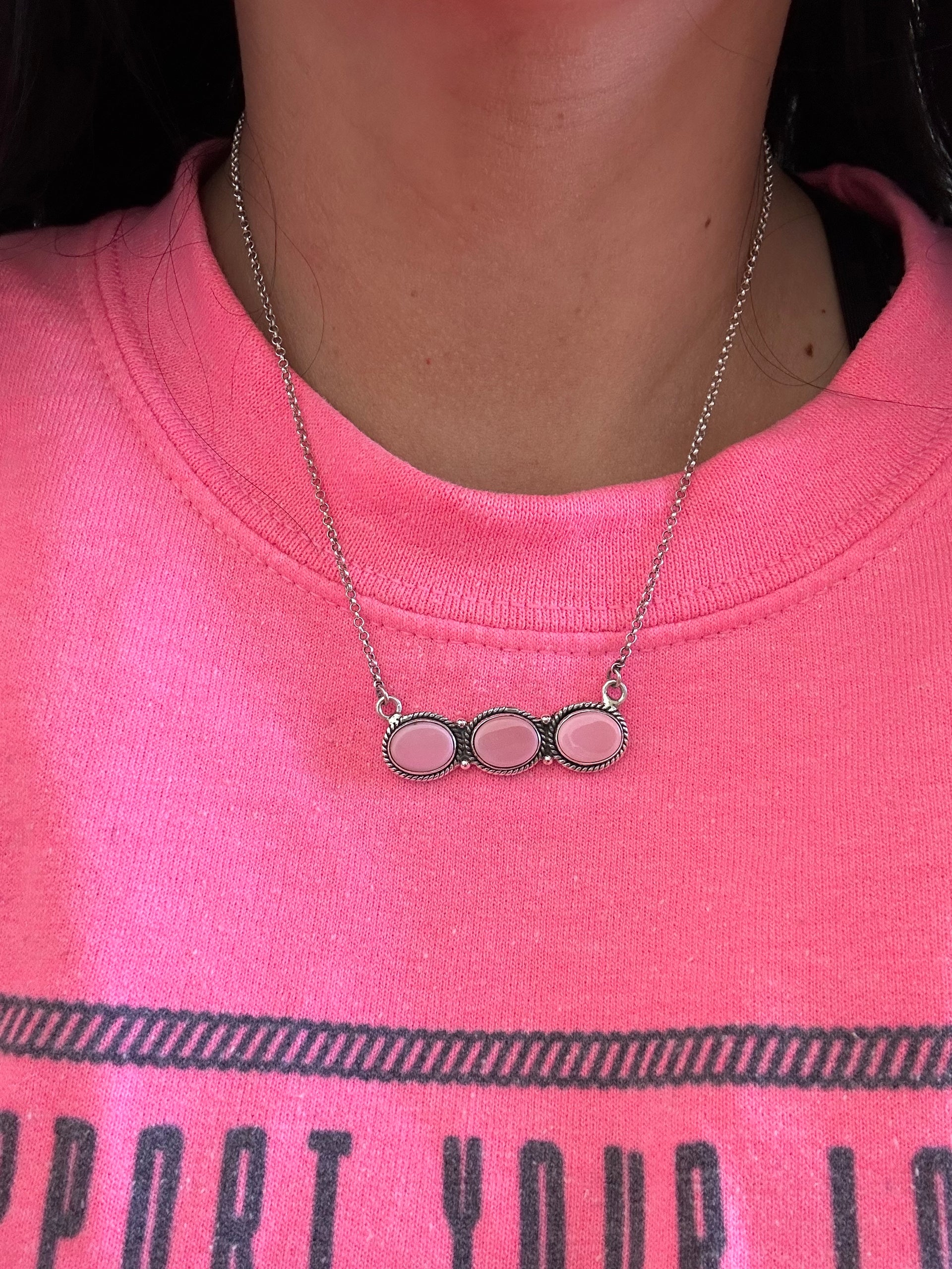 Southwest Handmade Pink Conch & Sterling Silver Bar Necklace