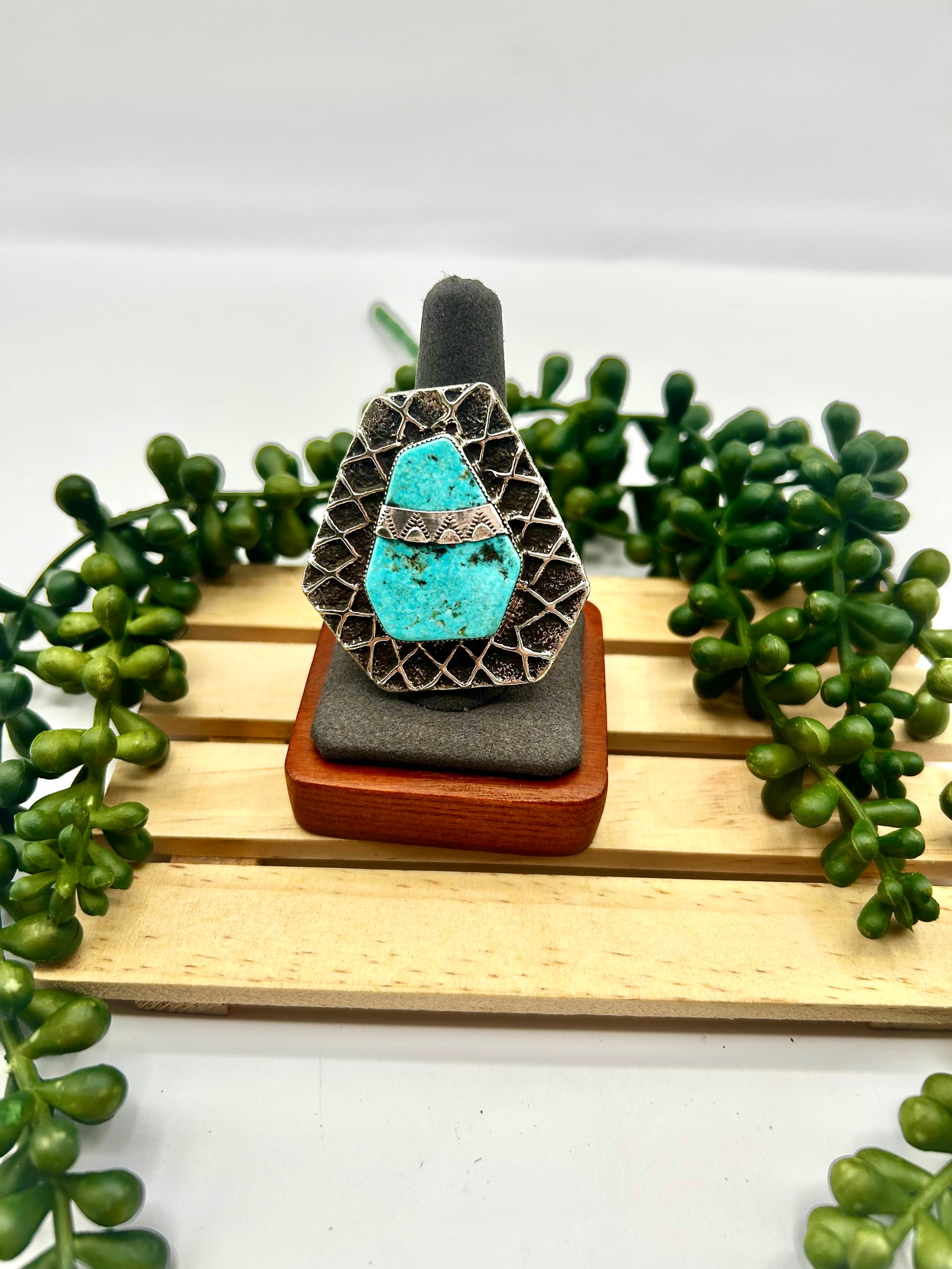 Old Pawn Navajo Made Kingman Turquoise Tufa Cast & Sterling Silver Ring Size 9