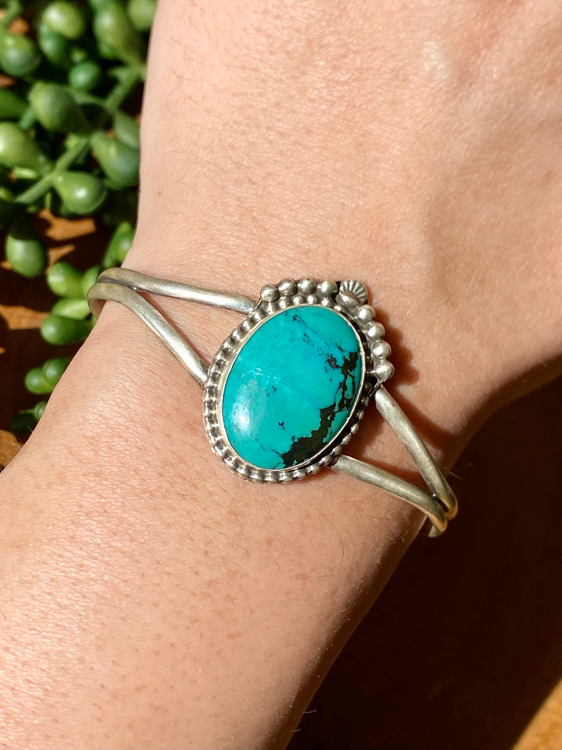 Navajo Handmade Kingman Turquoise & Sterling Silver Cuff Bracelet