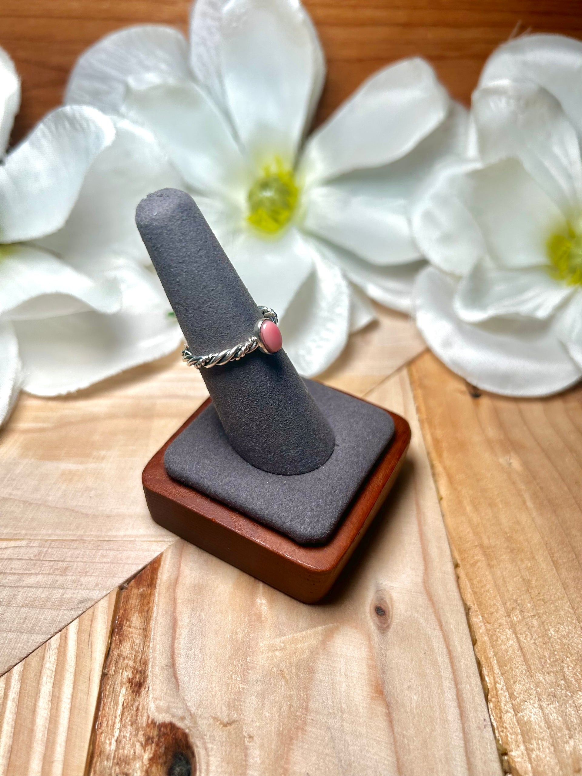 Navajo Made Pink Conch & Sterling Silver Ring Size 6.5