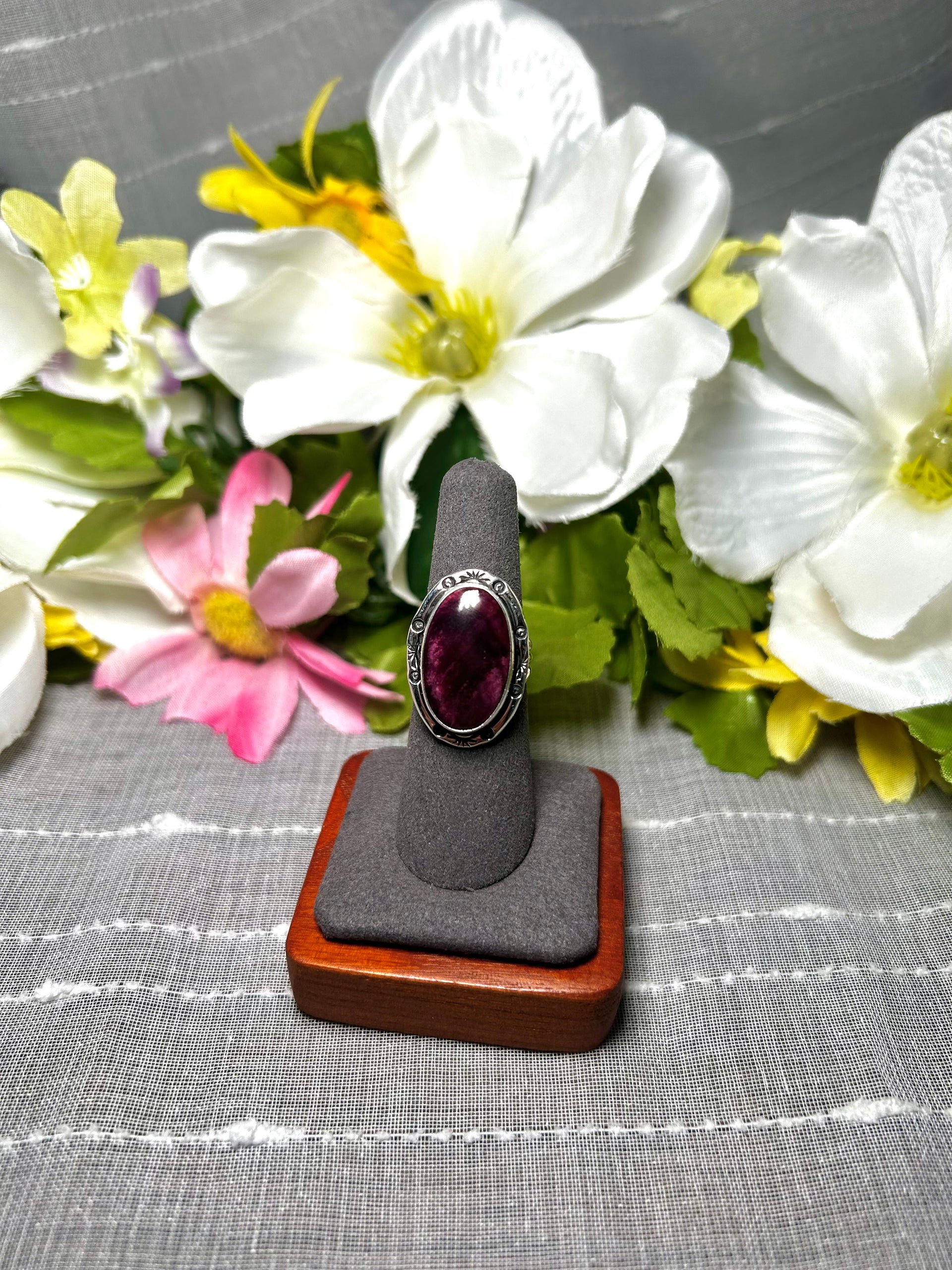 Navajo Made Purple Spiny Oyster & Sterling Silver Ring Size 7.25