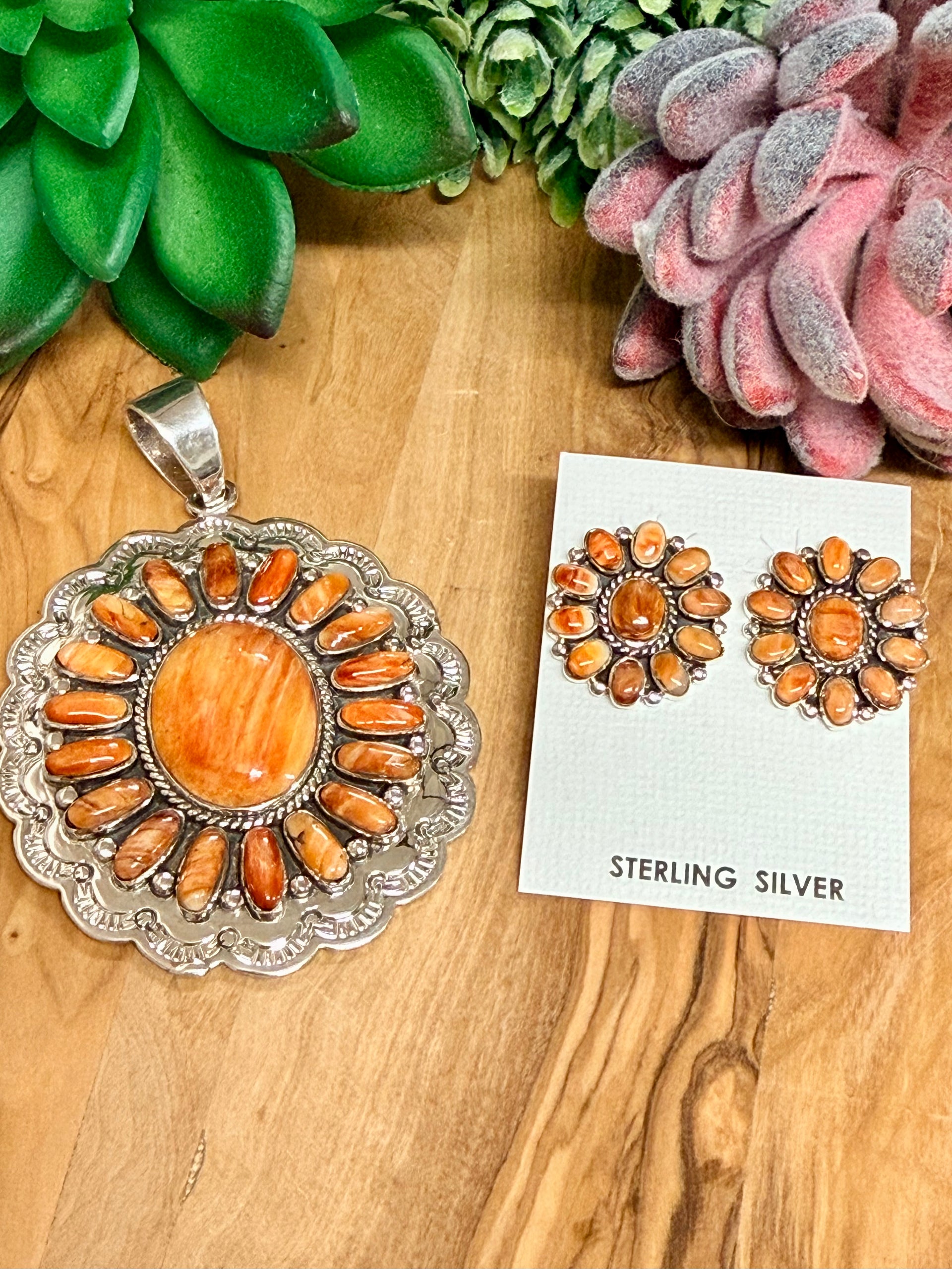 Southwest Handmade Spiny Oyster & Sterling Silver Pendant Set