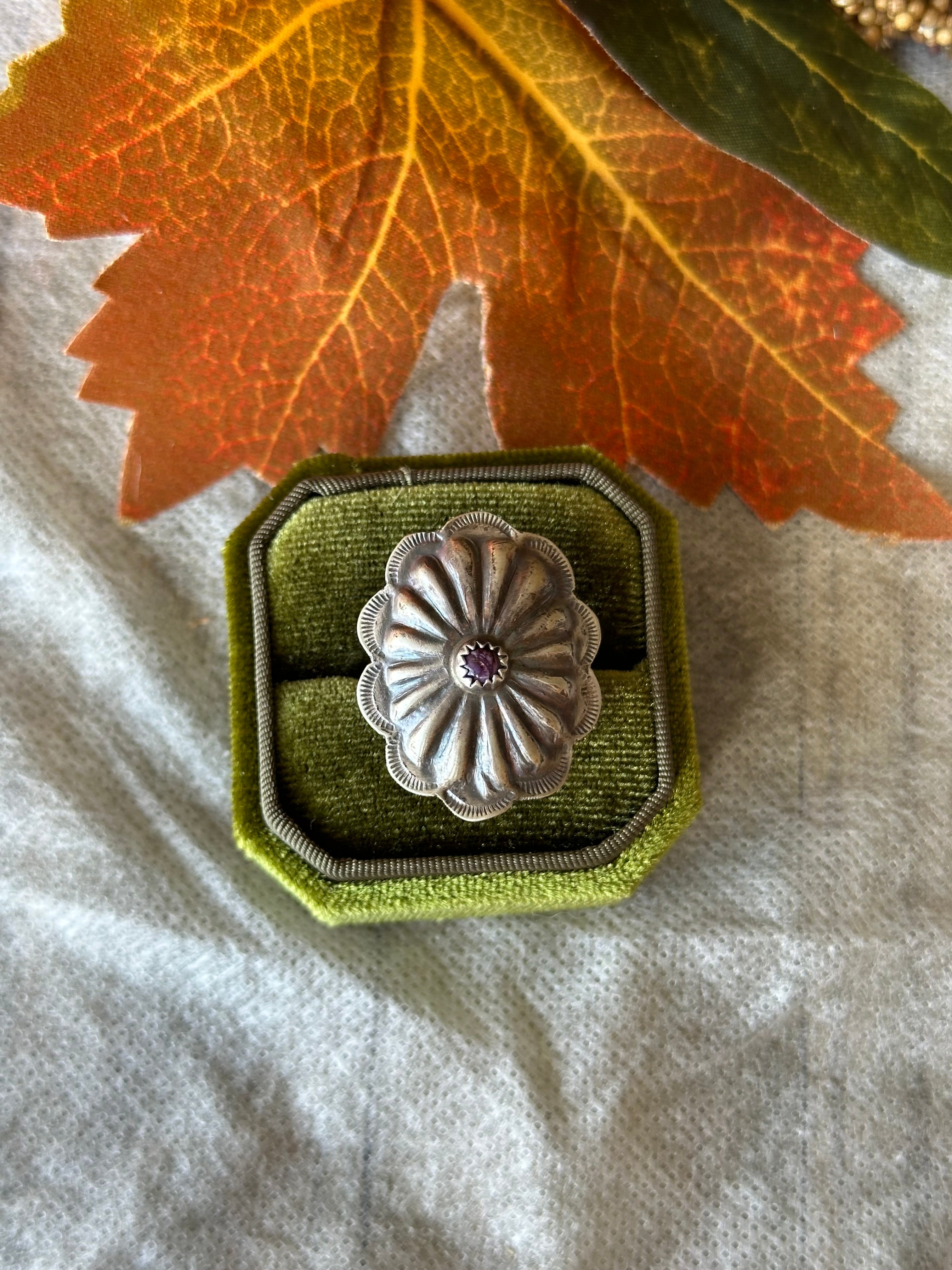 Navajo Made Purple Spiny Oyster & Sterling Silver Concho Ring Size 7.75