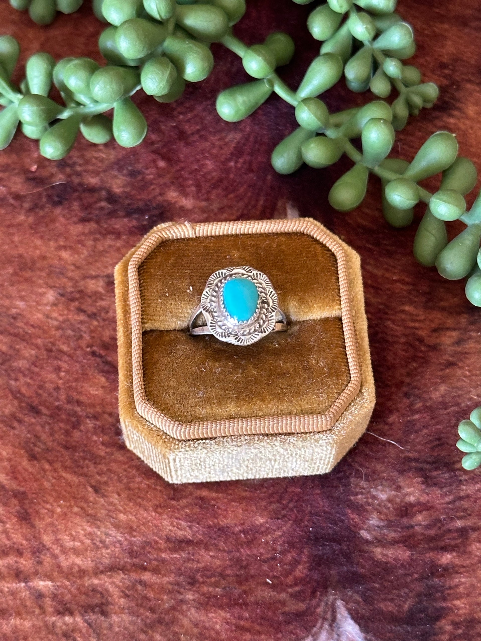 Navajo Made Kingman Turquoise & Sterling Silver Ring Size 7.5