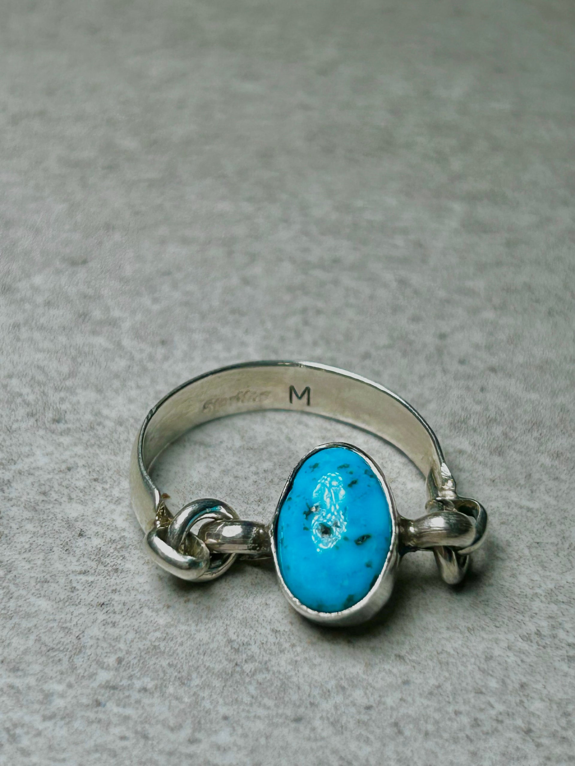 Navajo Made Kingman Turquoise and Sterling Silver Ring Size 8.5