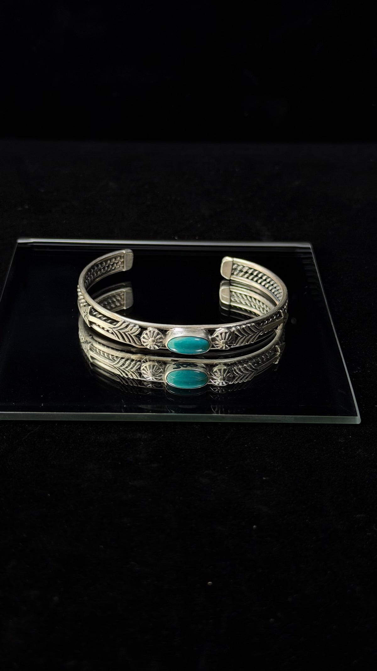 Navajo Made Kingman Turquoise & Sterling Silver Cuff Bracelet