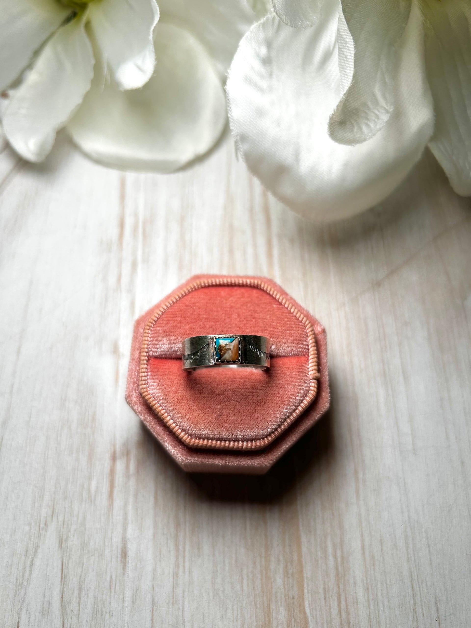 Navajo Made Mohave Turquoise & Sterling Silver Ring Size 8.25