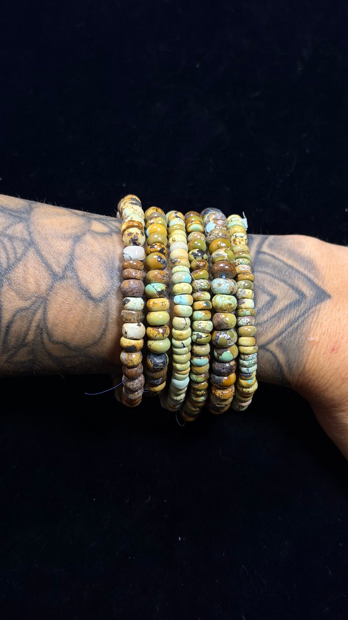 Navajo Strung Hubei Turquoise Stretch Beaded Bracelet