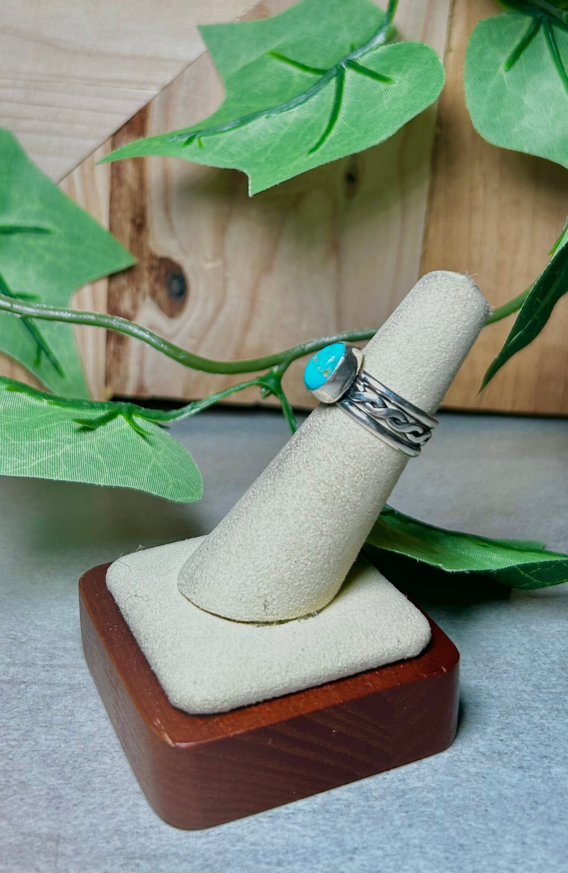 Navajo Made Kingman Turquoise and Sterling Silver Ring Size 5.5