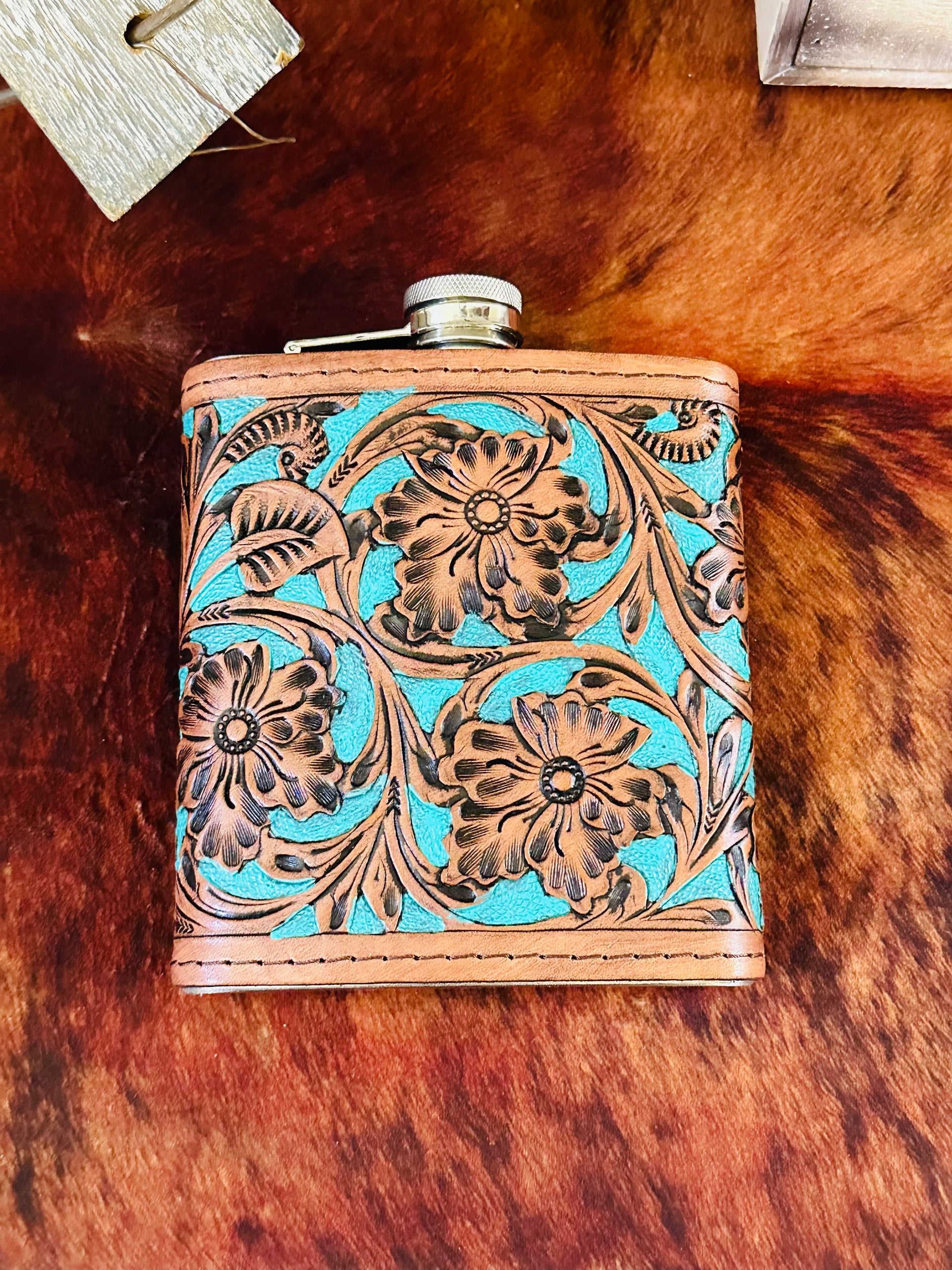Genuine Tooled Leather 18 oz Flask
