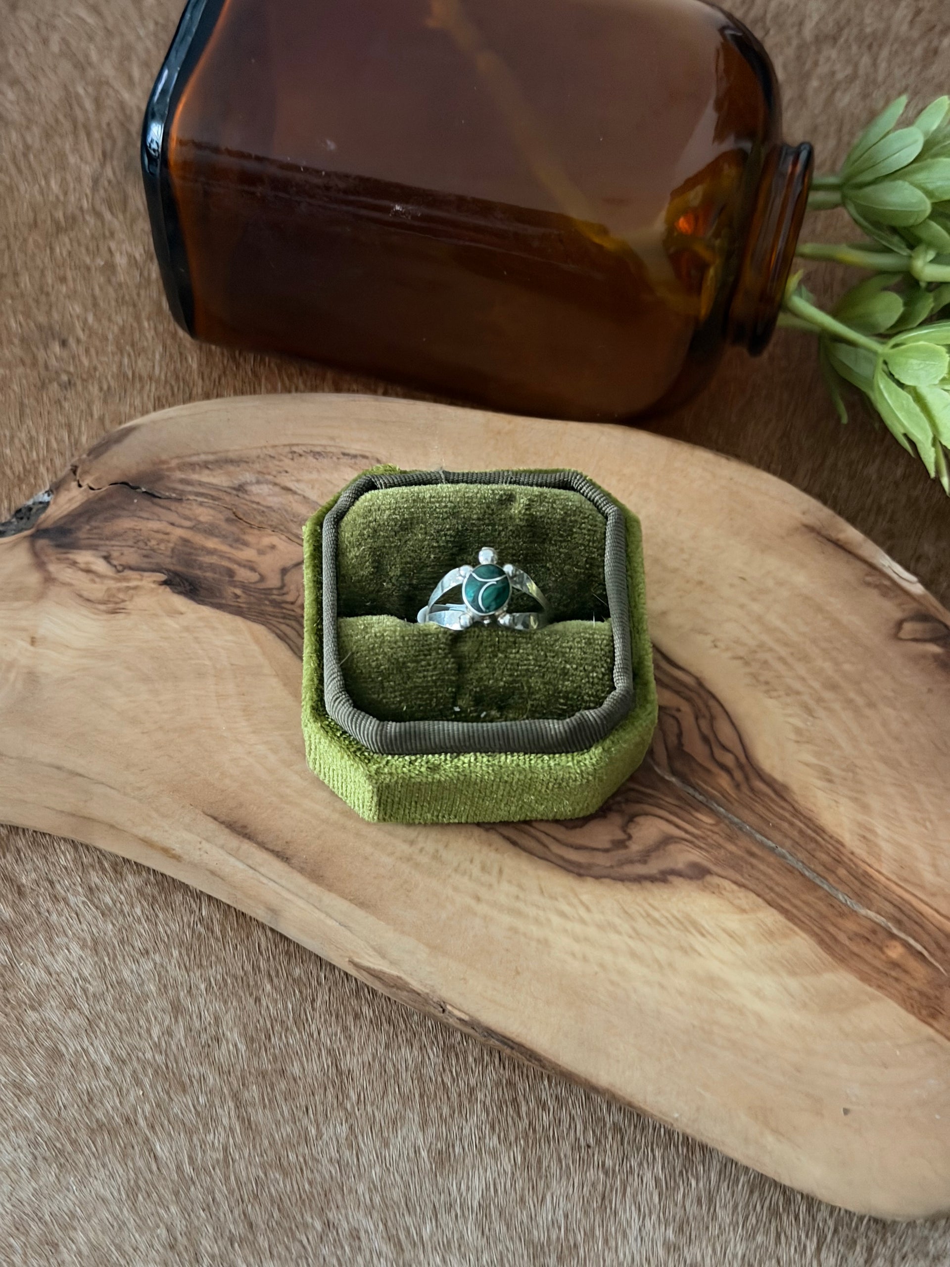 Zuni Made Malachite & Sterling Silver Inlay Turtle Ring Size 6.75