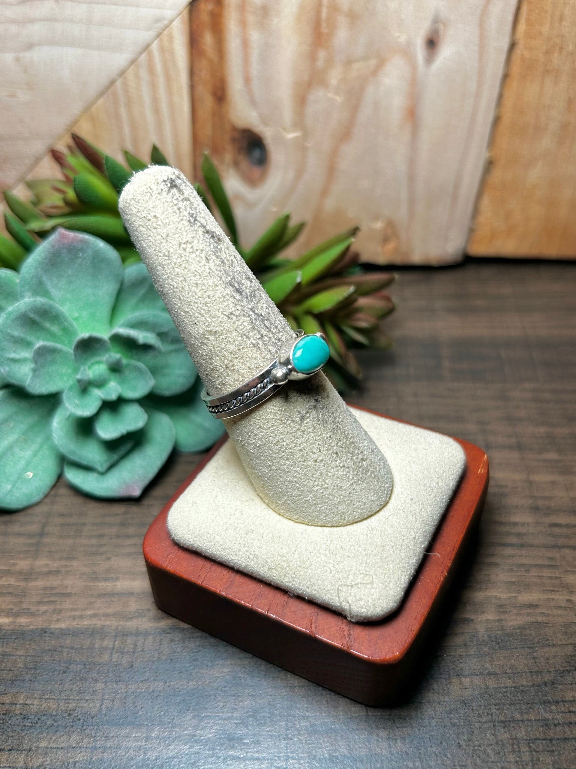 Navajo Made Kingman Turquoise & Sterling Silver Ring Size 8.25