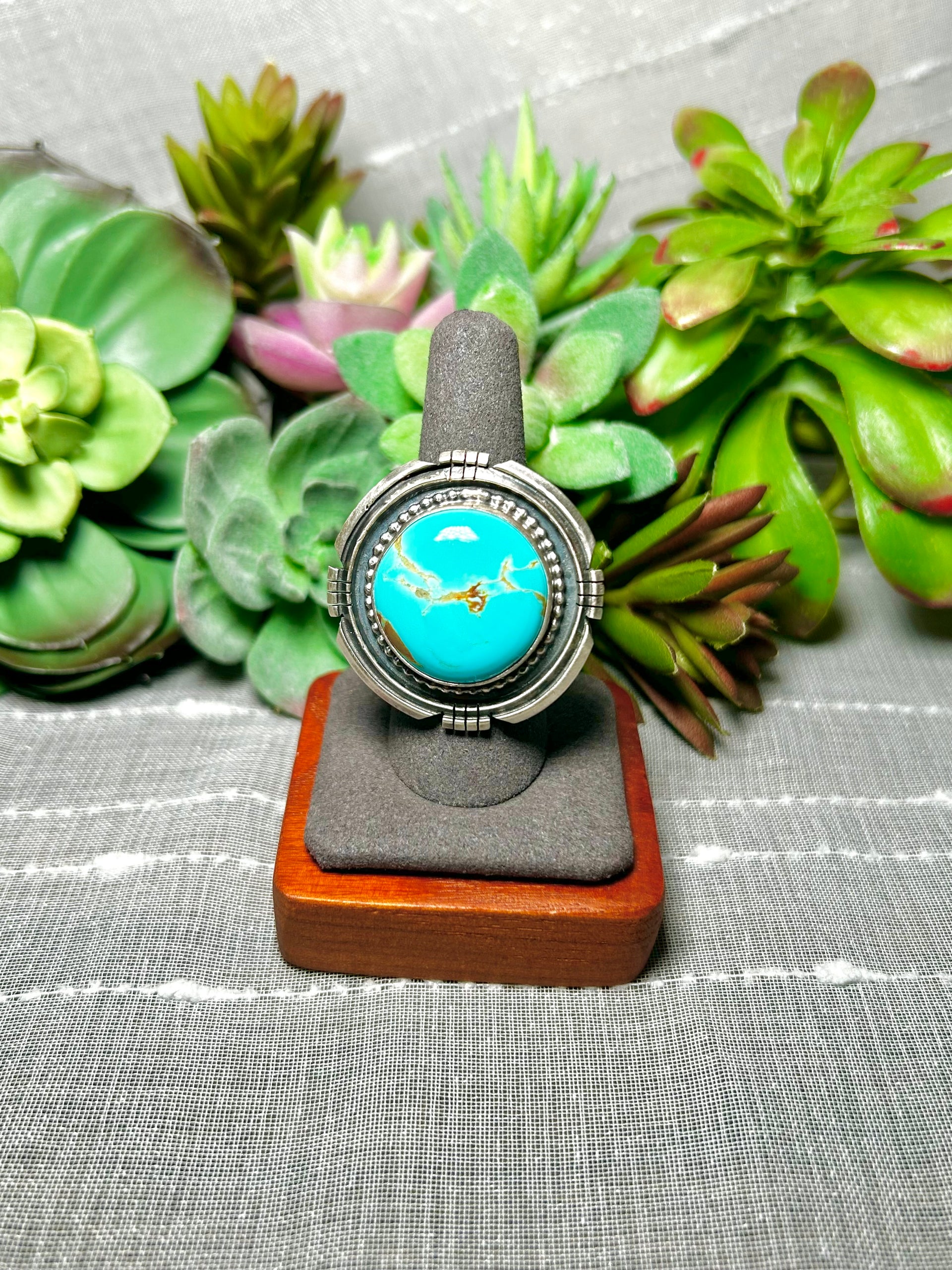 Navajo Made Kingman Turquoise & Sterling Silver Ring Size 8.25