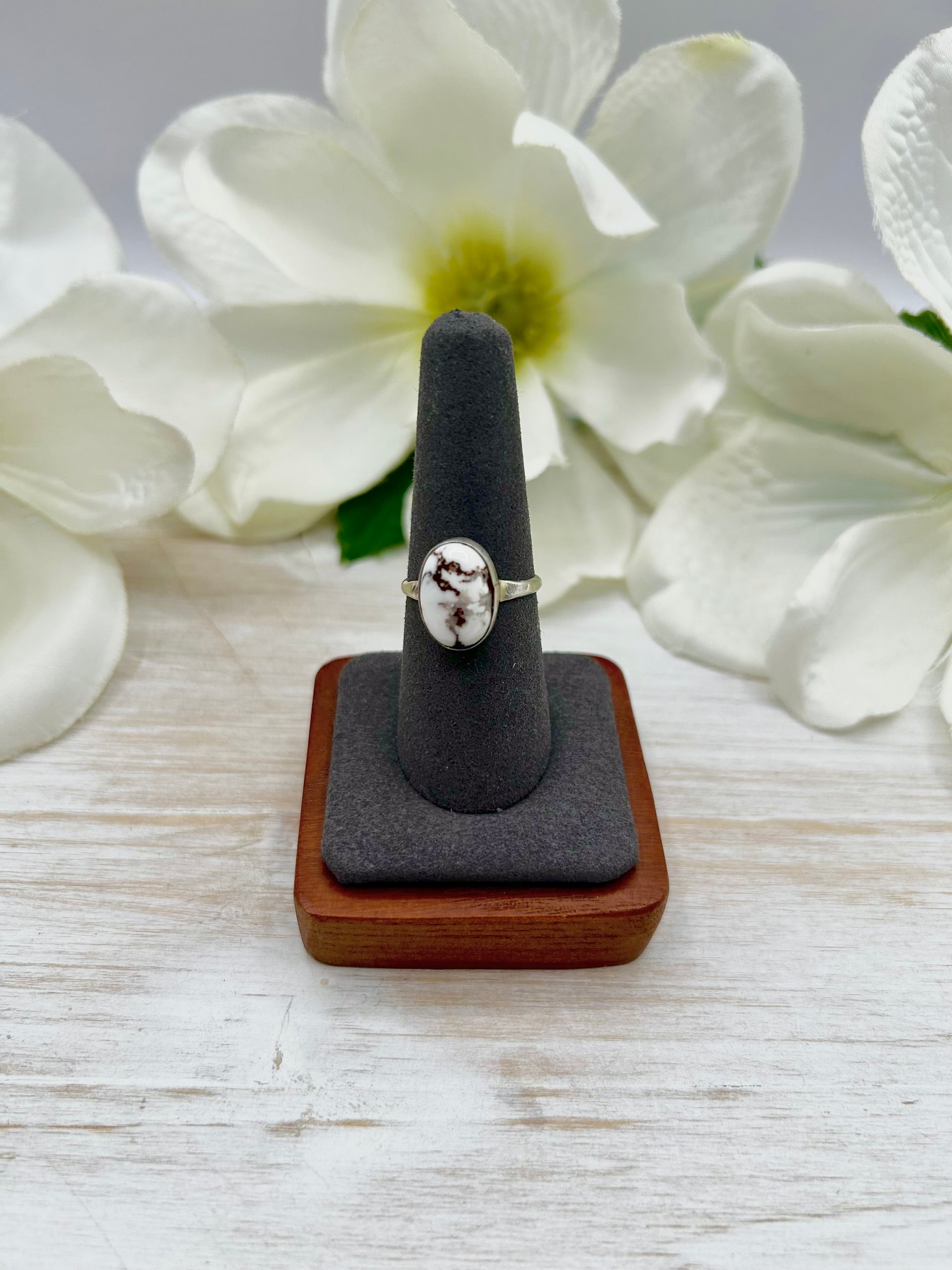 Navajo Made Wild Horse & Sterling Silver Ring Size 7.75
