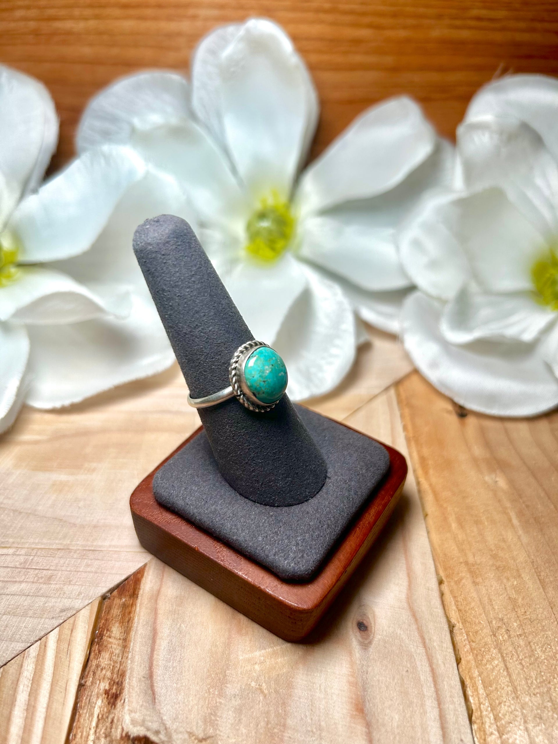 Navajo Made Kingman Turquoise & Sterling Silver Ring Size 8.25