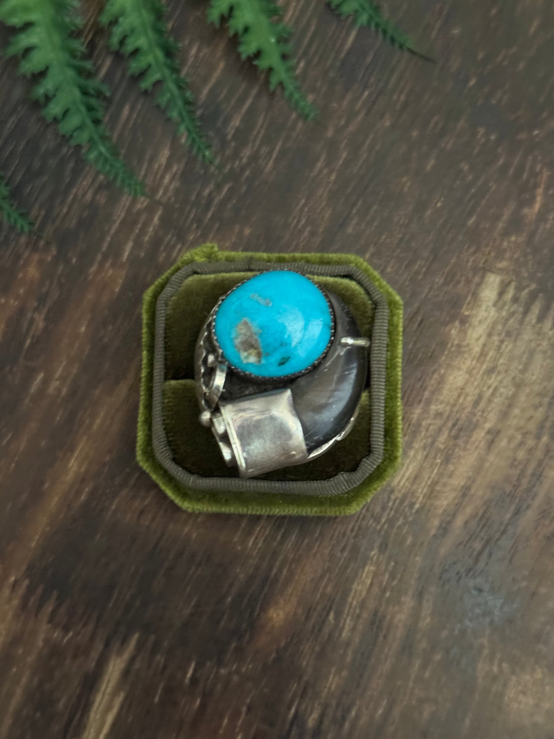 Navajo Made Kingman Turquoise & Sterling Sliver Ring Size 14.25