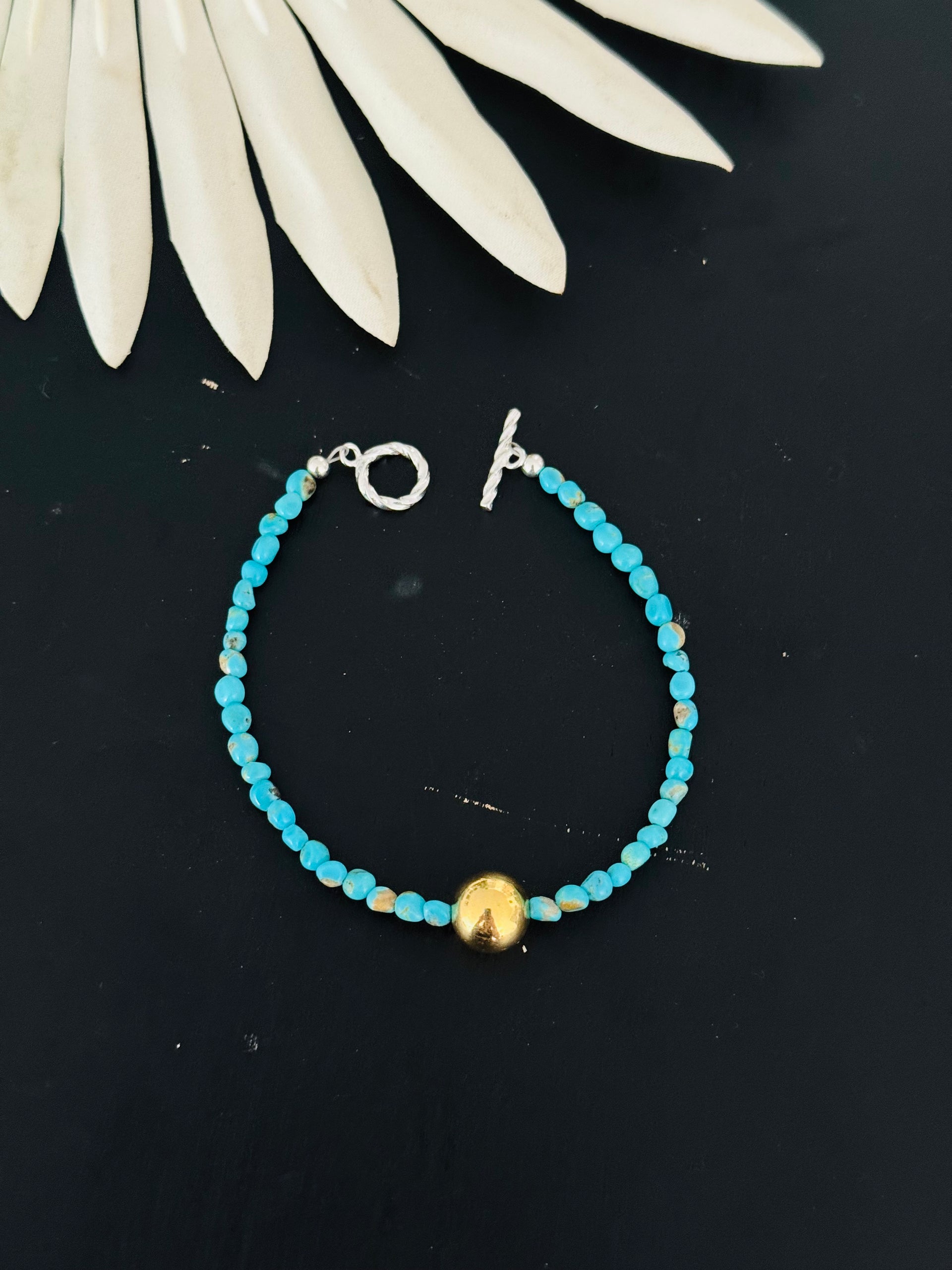 Navajo Strung Kingman Turquoise & 18K Gold Plated Sterling Silver Graduated Beaded Pearl Bracelet