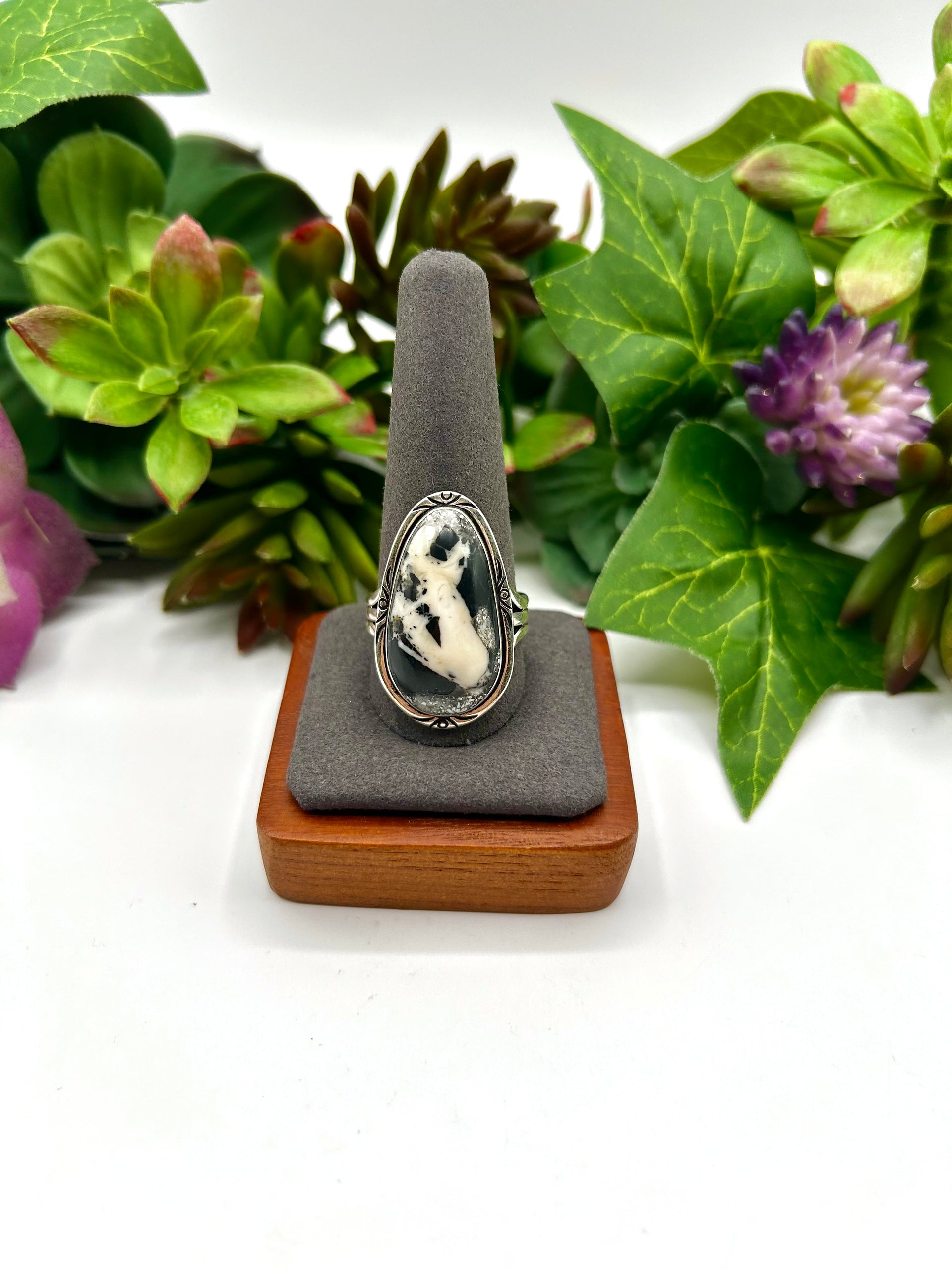Navajo Made White Buffalo & Sterling Silver Ring Size 11.5