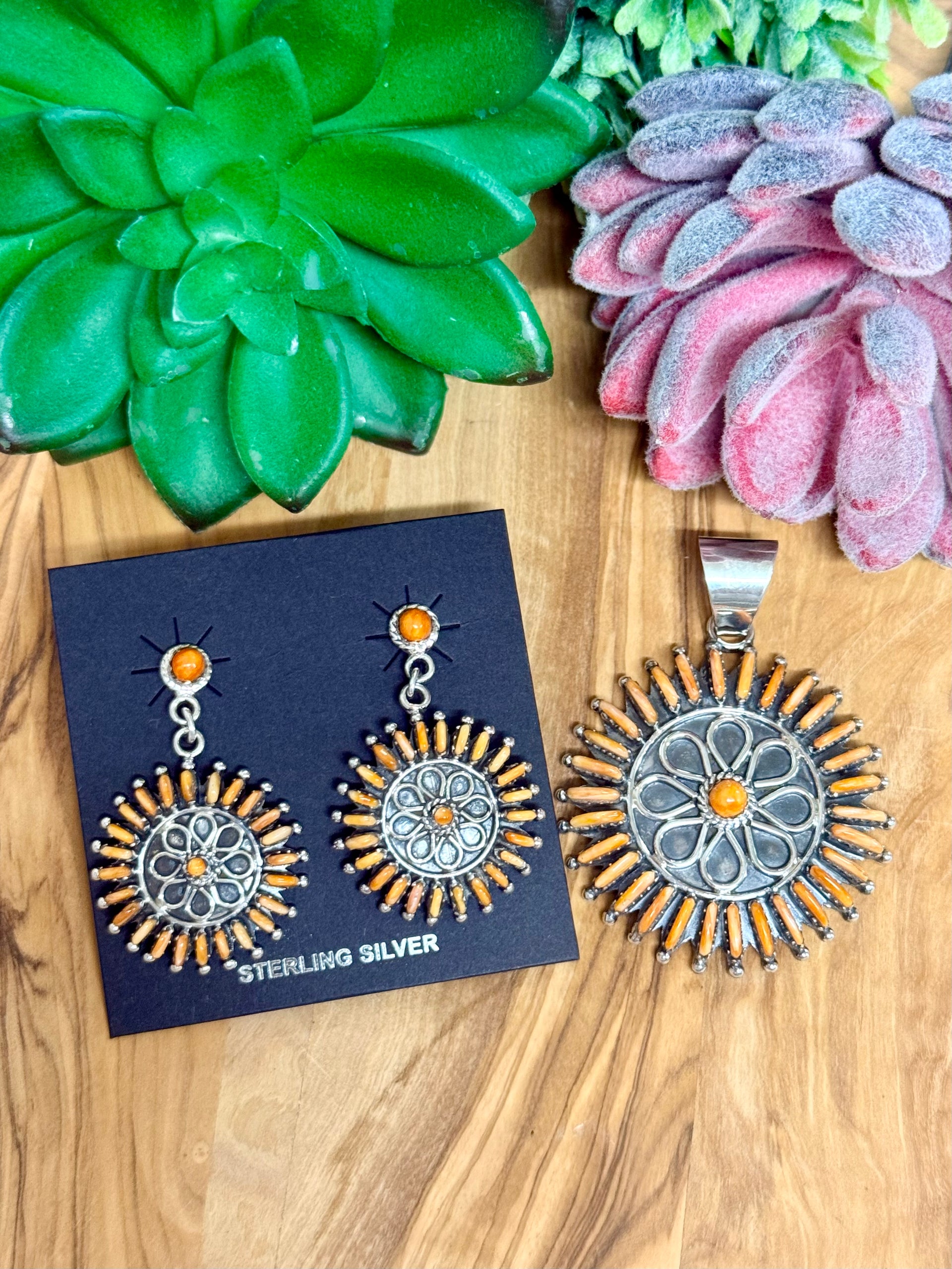 Southwest Handmade Spiny Oyster & Sterling Silver Pendant Set