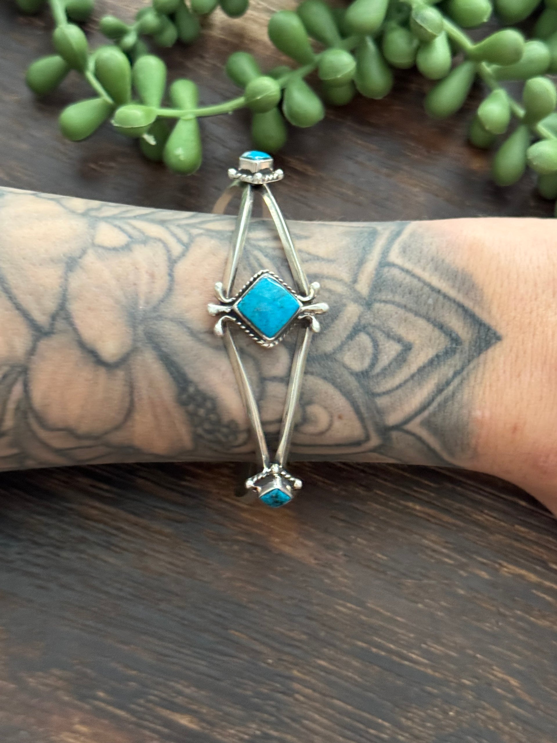 Navajo Handmade Kingman Turquoise & Sterling Silver Cuff Bracelet