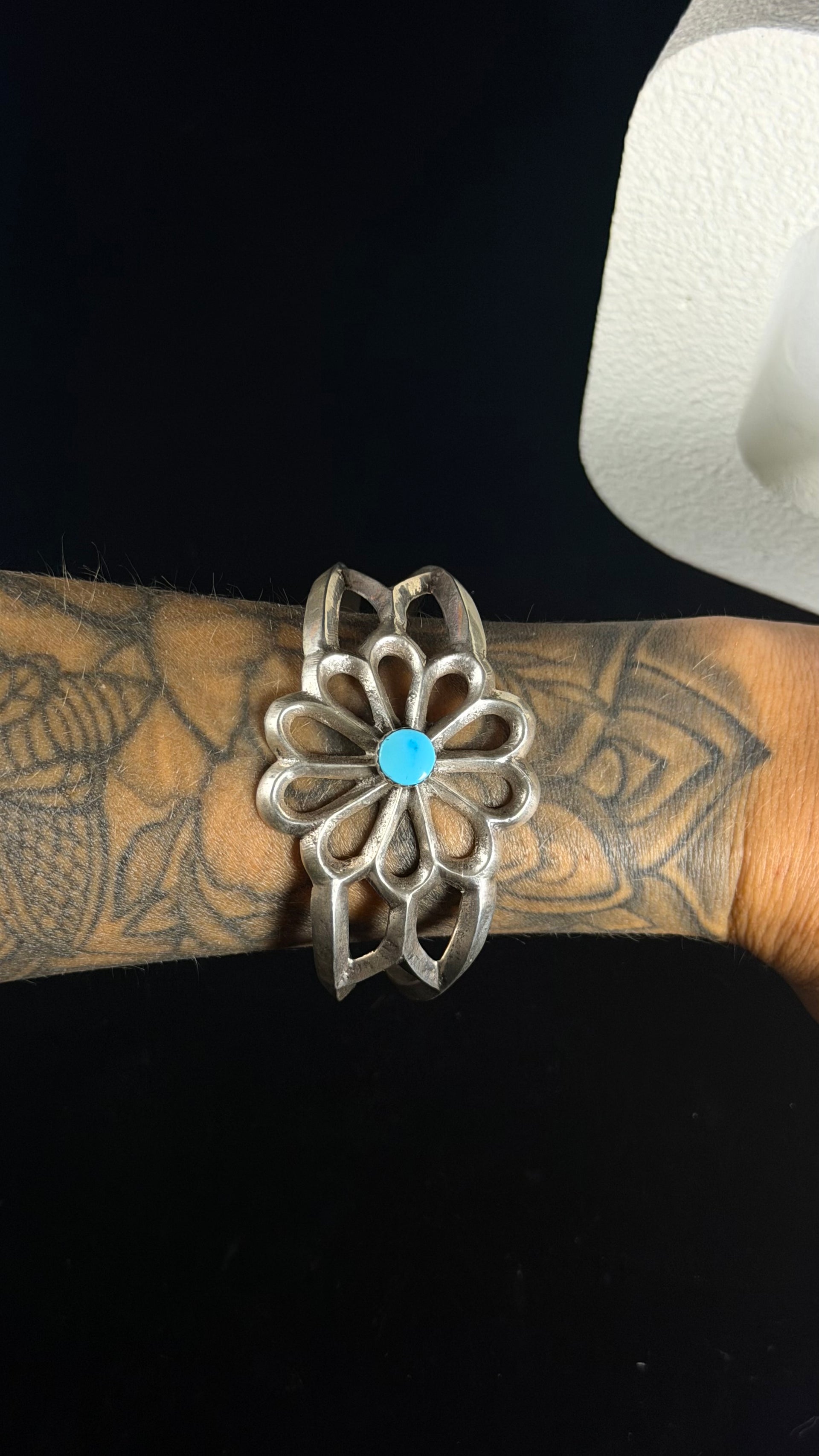 OLD PAWN Navajo Made Kingman Turquoise & Sterling Silver Flower Cuff Bracelet