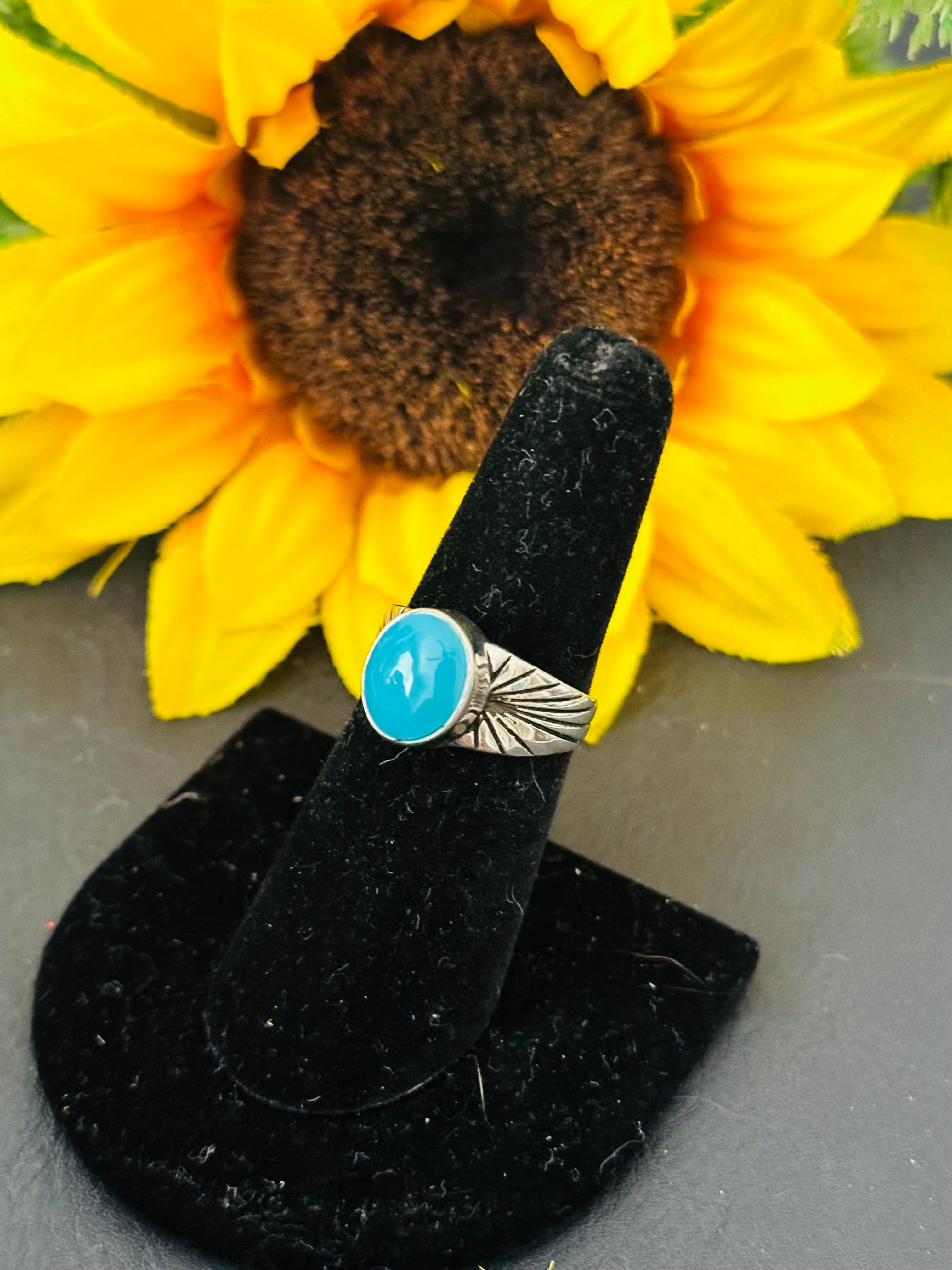 Navajo Handmade Kingman Turquoise & Sterling Silver Ring