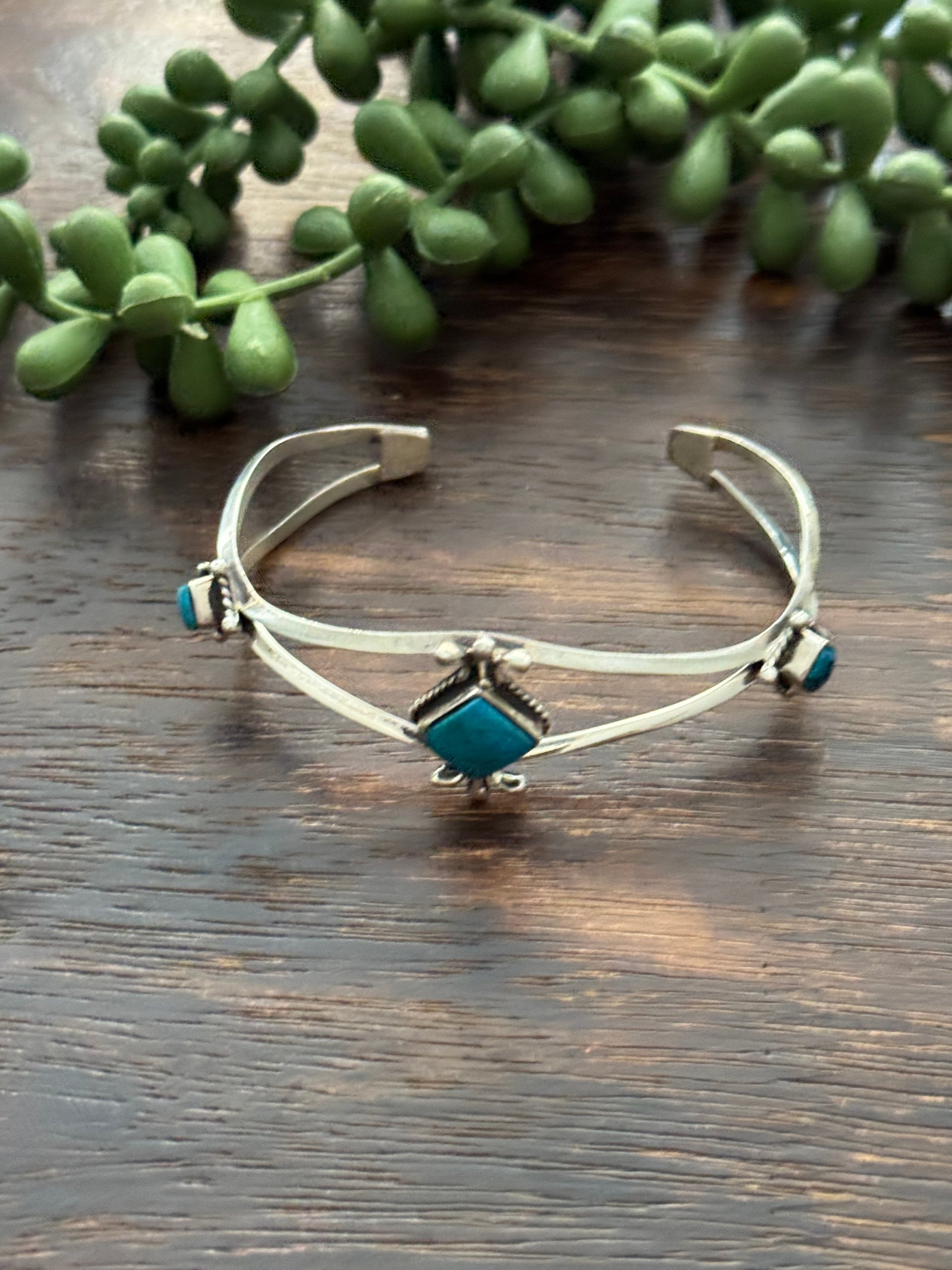 Navajo Handmade Kingman Turquoise & Sterling Silver Cuff Bracelet