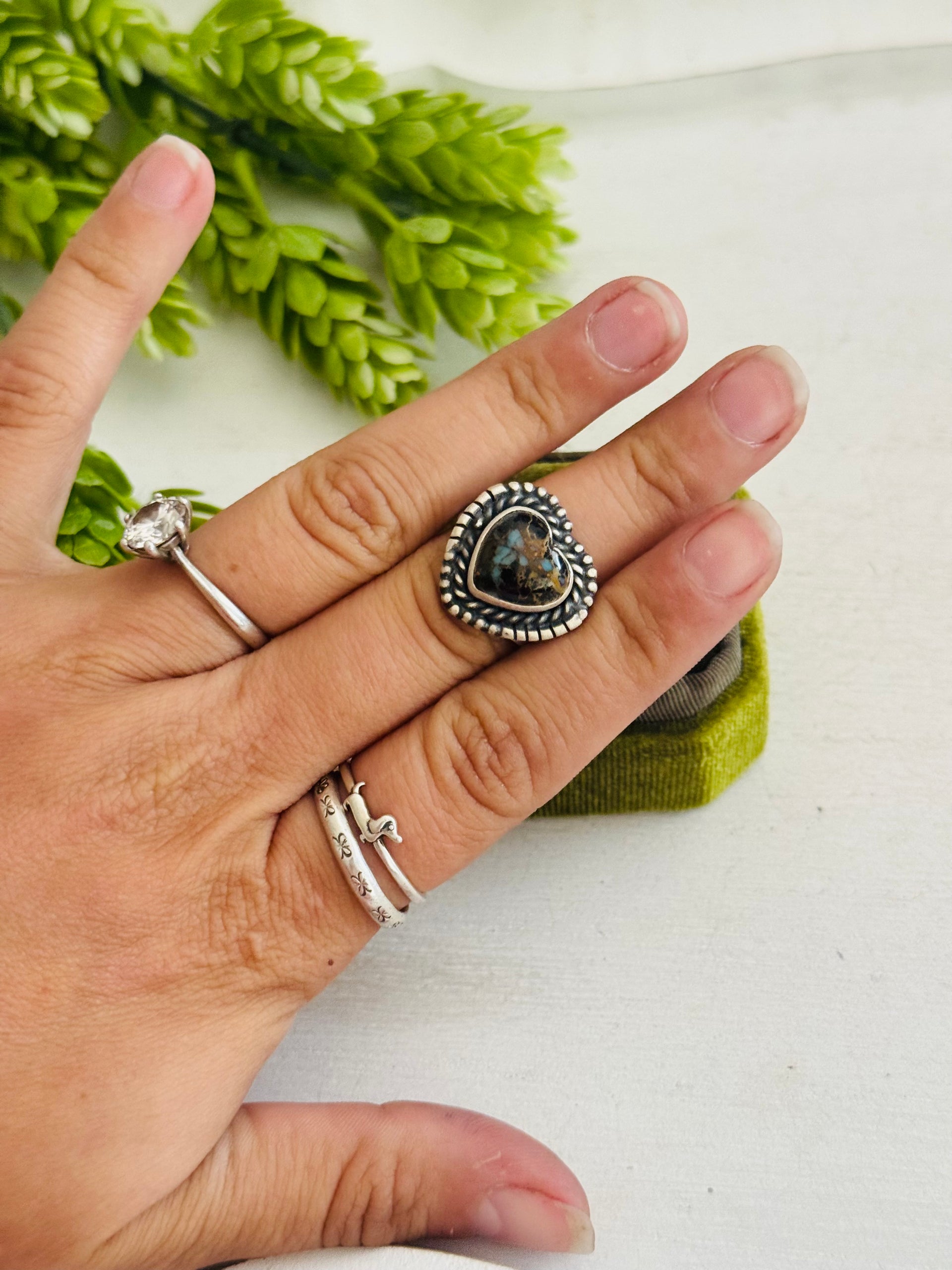 Southwest Made Mohave Turquoise & Sterling Sliver Heart Ring Size 8.75