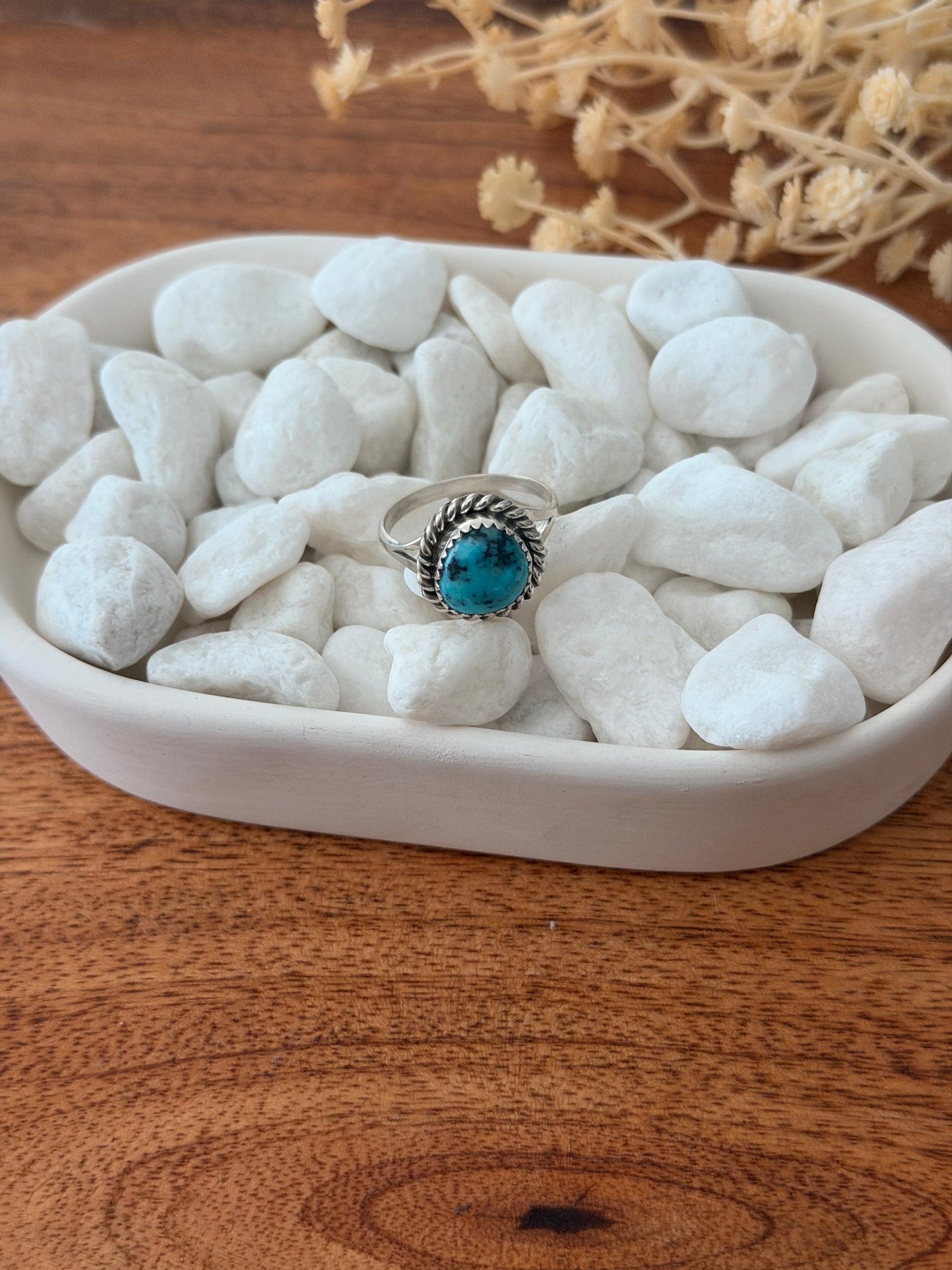 Navajo Made Kingman Turquoise & Sterling Silver Ring Size 7.75