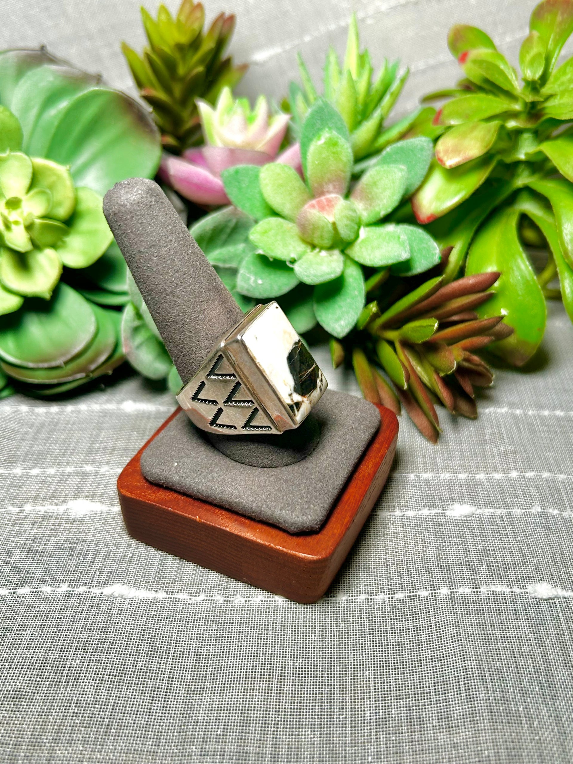 Alex Begay White Buffalo & Sterling Silver Ring Size 10.25