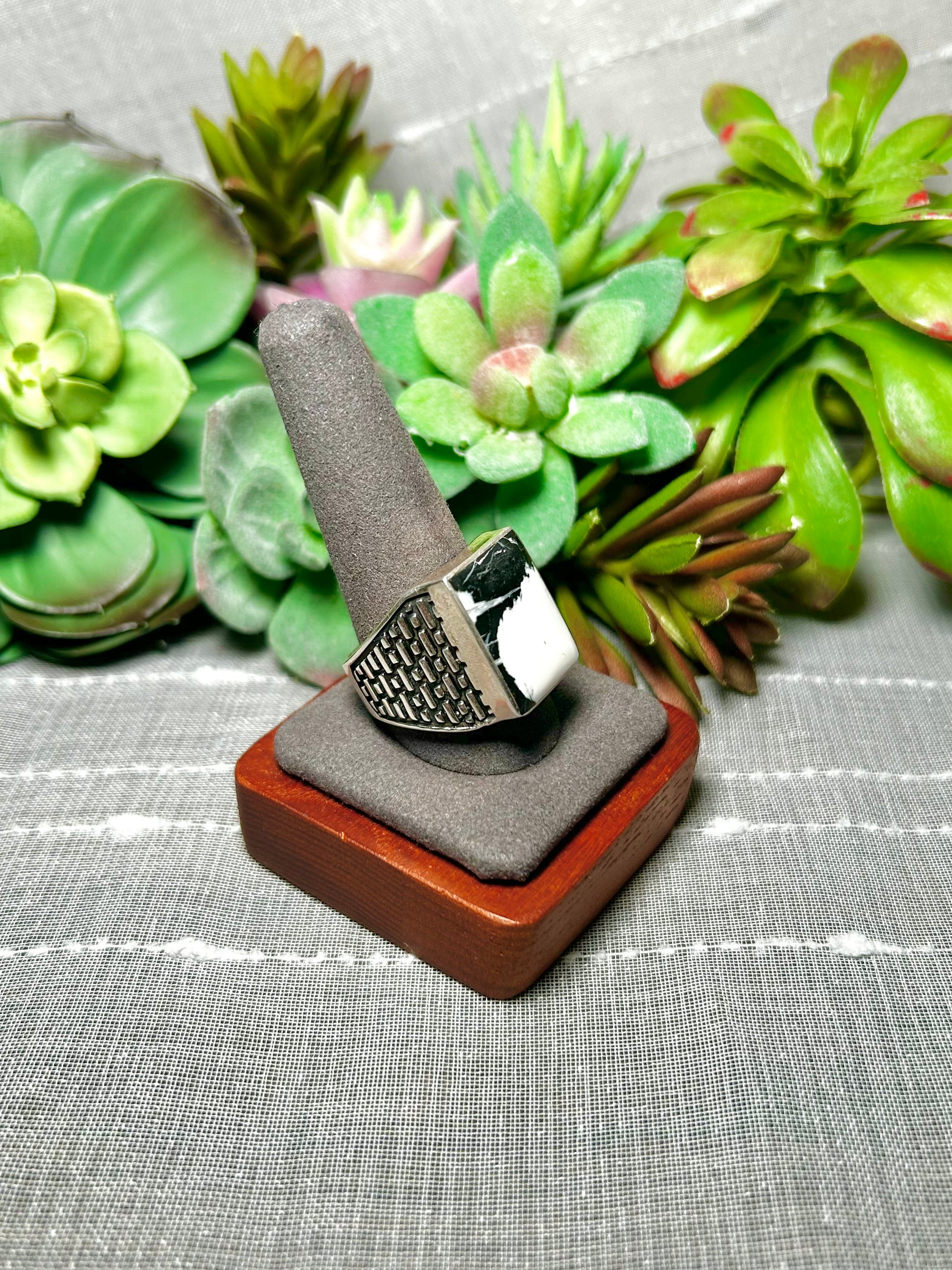 Alex Begay White Buffalo & Sterling Silver Ring Size 11.25