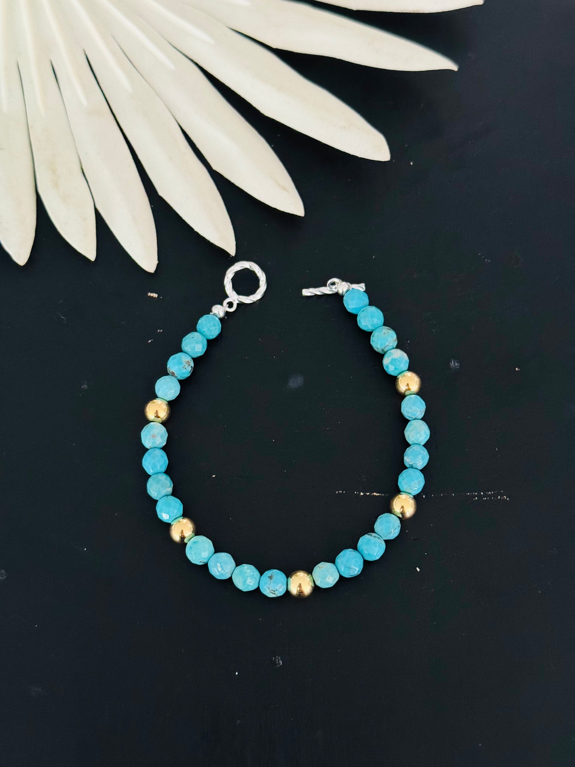 Navajo Strung Kingman Turquoise & 18K Gold Plated Sterling Silver Graduated Beaded Pearl Bracelet