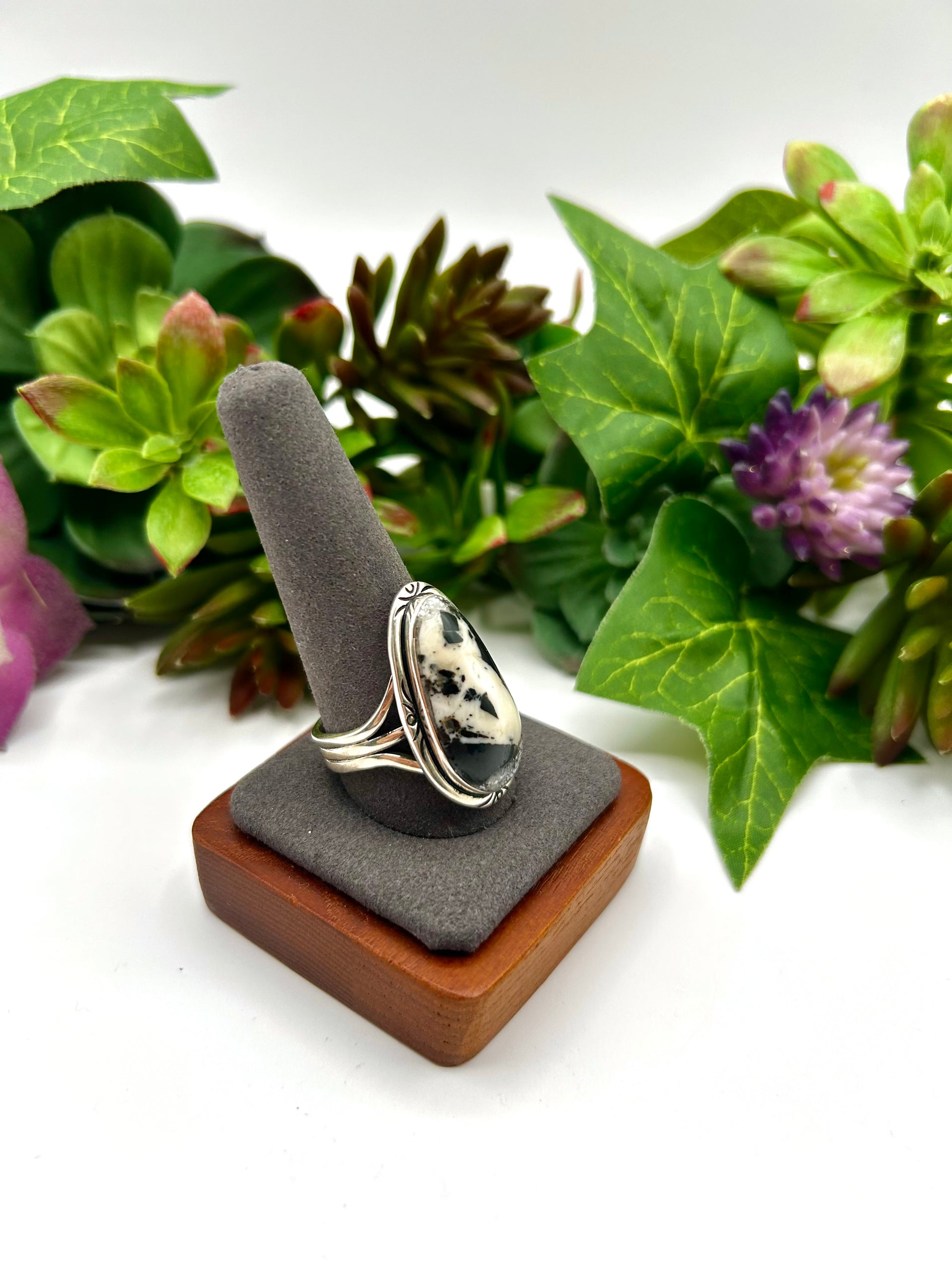 Navajo Made White Buffalo & Sterling Silver Ring Size 11.5