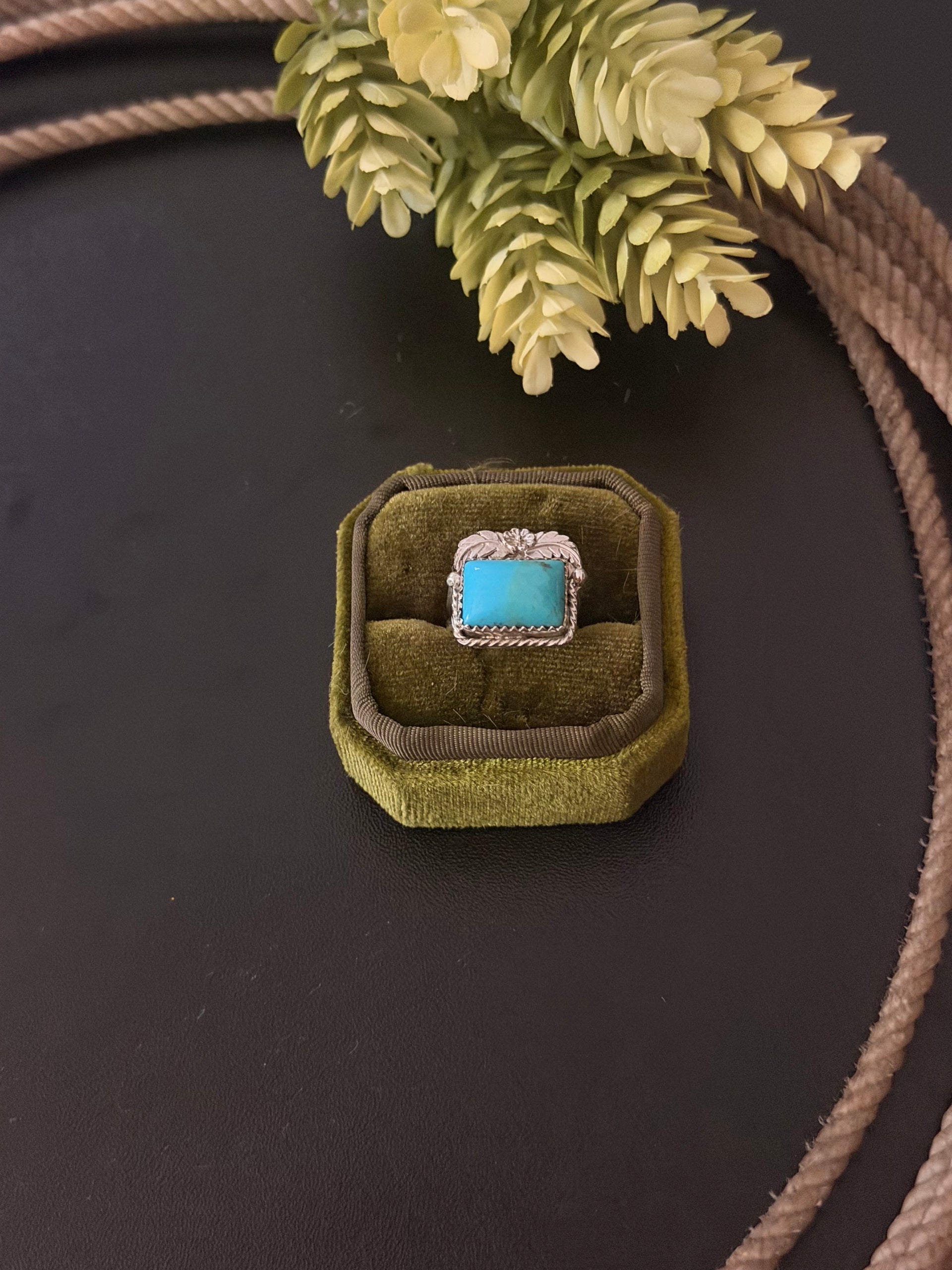 Navajo Made Kingman Turquoise & Sterling Silver Ring Size 7.75