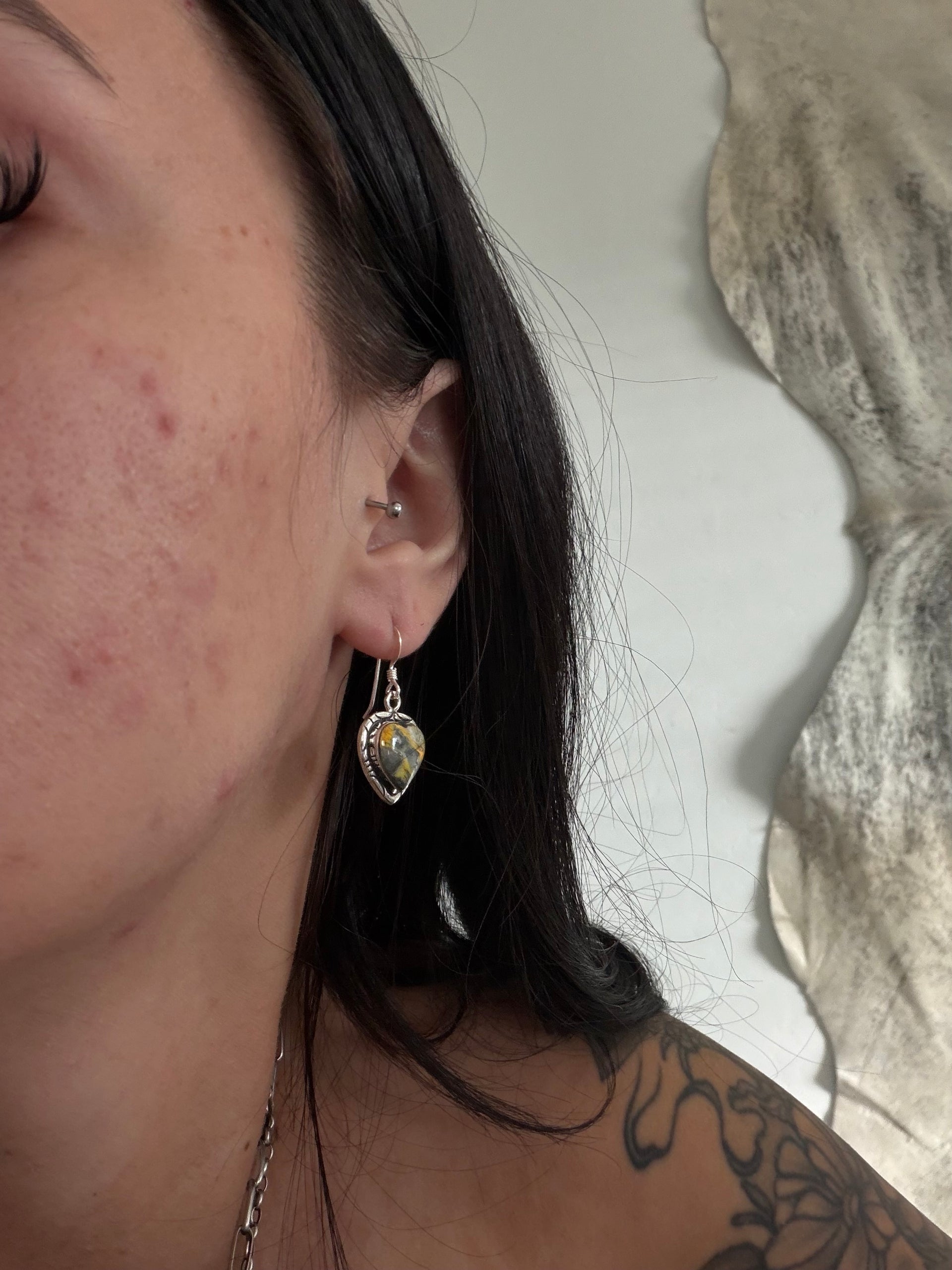 Navajo Made BB Agate & Sterling Silver Dangle Heart Earrings