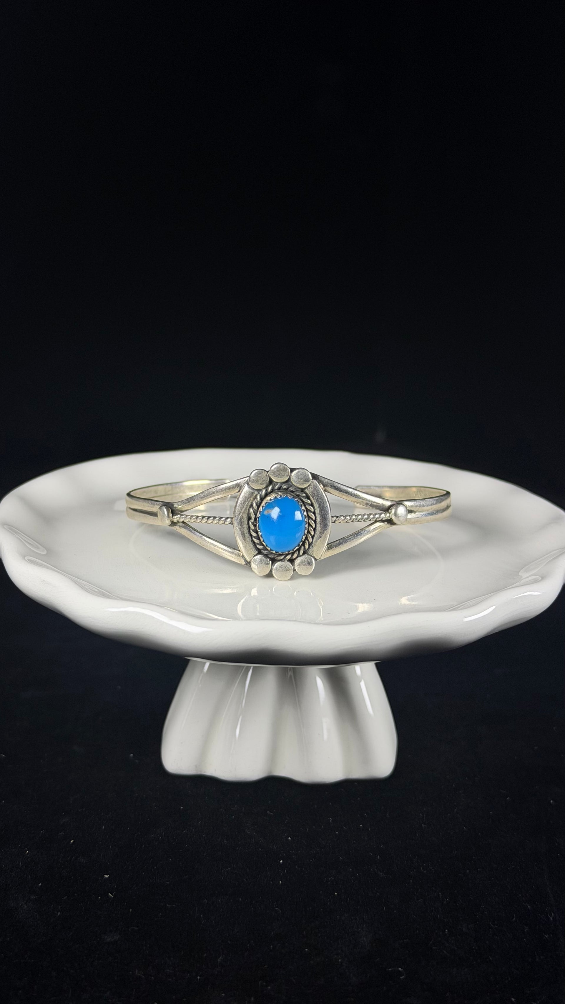 Old Pawn Navajo Made Kingman Turquoise & Sterling Silver Cuff Bracelet