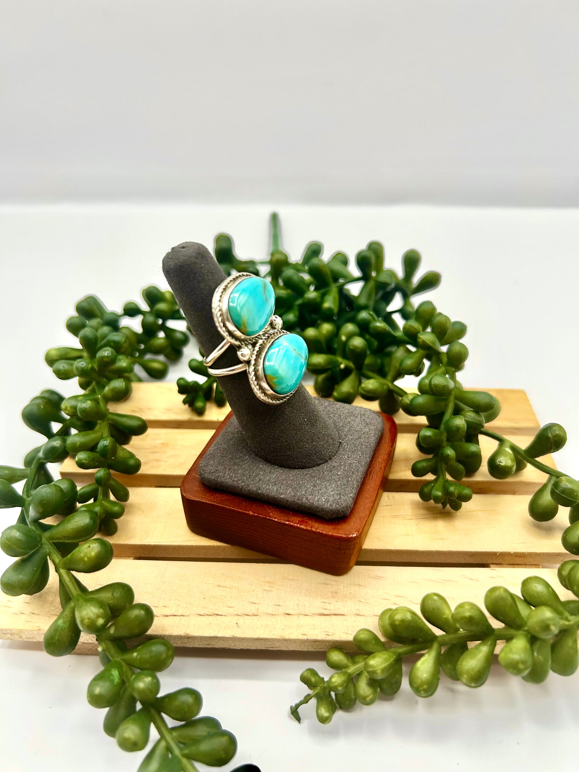 Old Pawn Navajo Made Kingman Turquoise & Sterling Silver Ring Size 6.25
