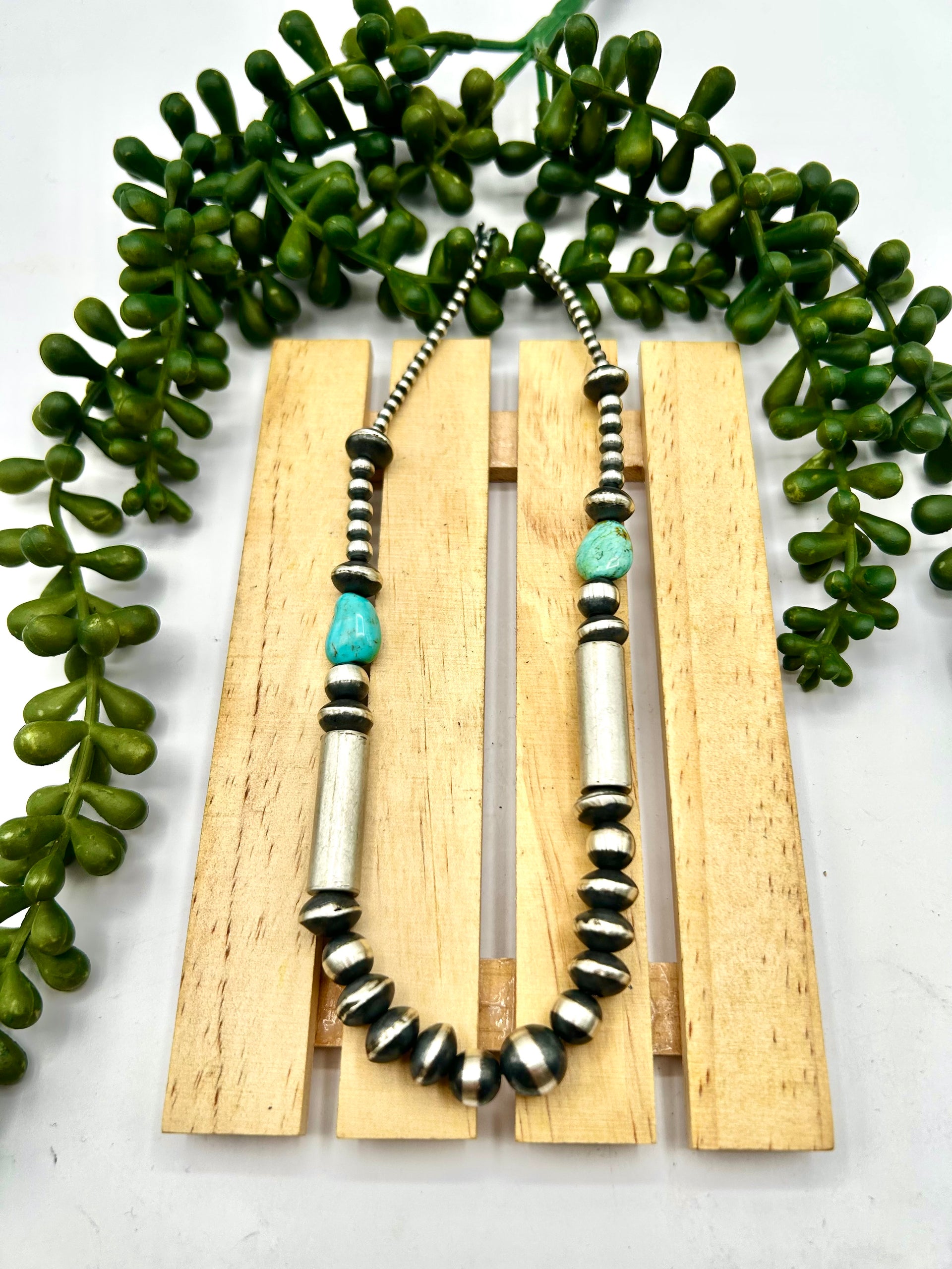 Navajo Handmade Kingman Turquoise & Sterling Silver Necklace