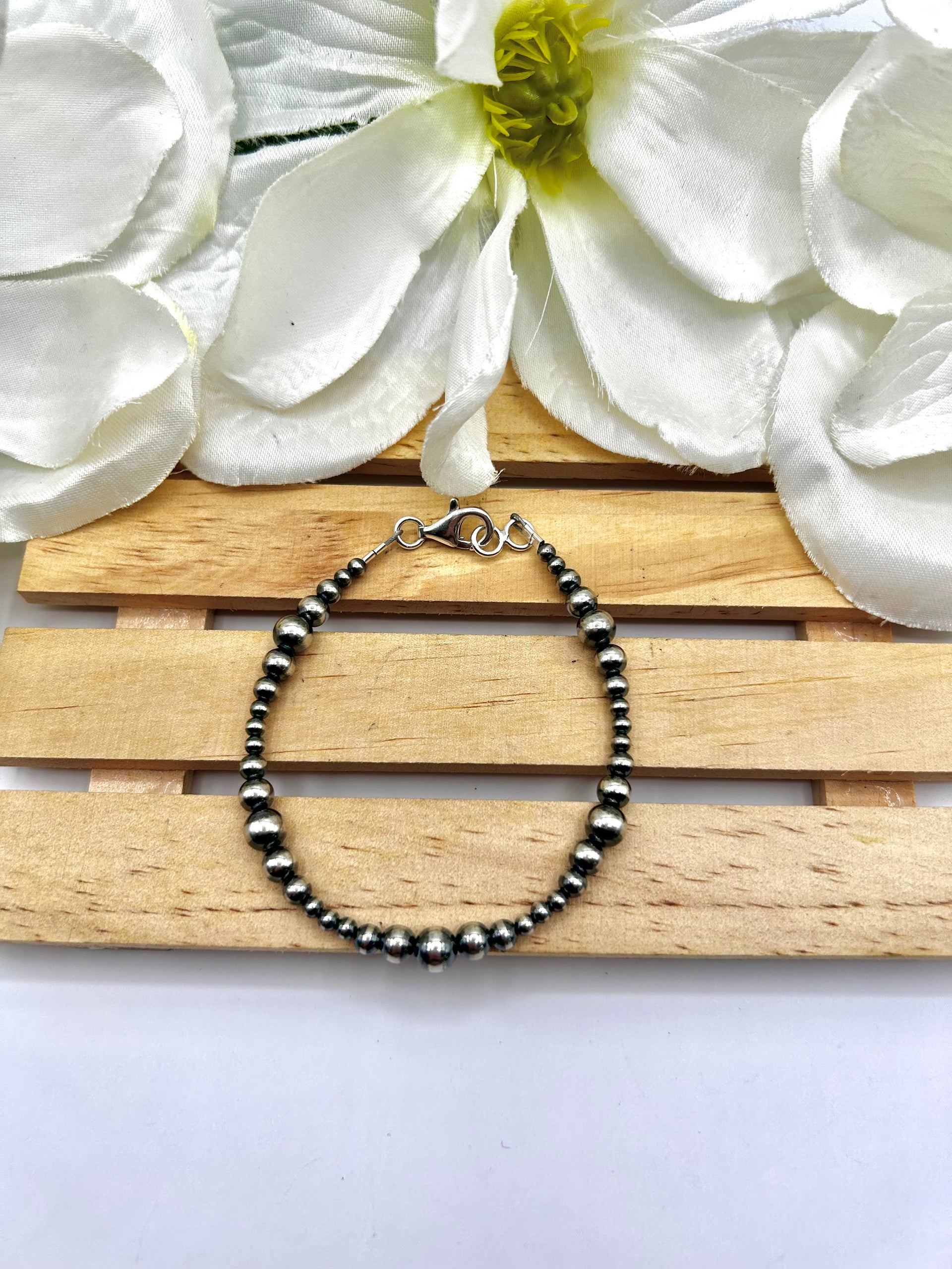 Navajo Strung Graduated Sterling Silver Link Bracelet