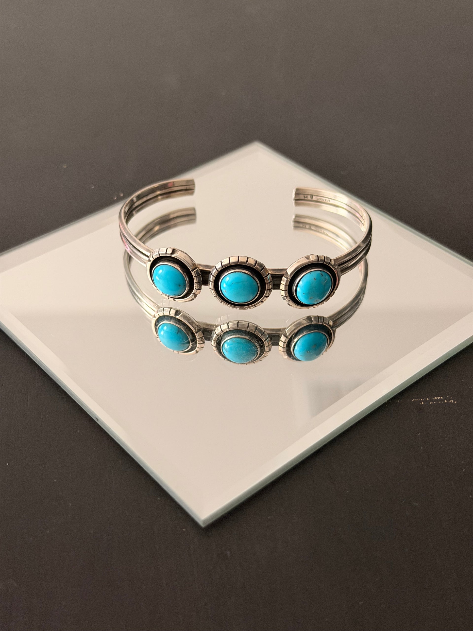 OLD PAWN Navajo Made Kingman Turquoise & Sterling Silver Cuff Bracelet