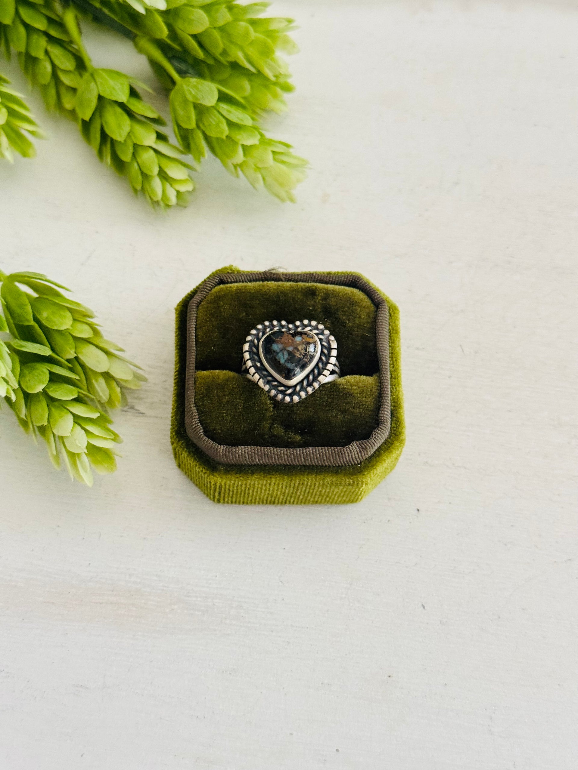 Southwest Made Mohave Turquoise & Sterling Sliver Heart Ring Size 8.75