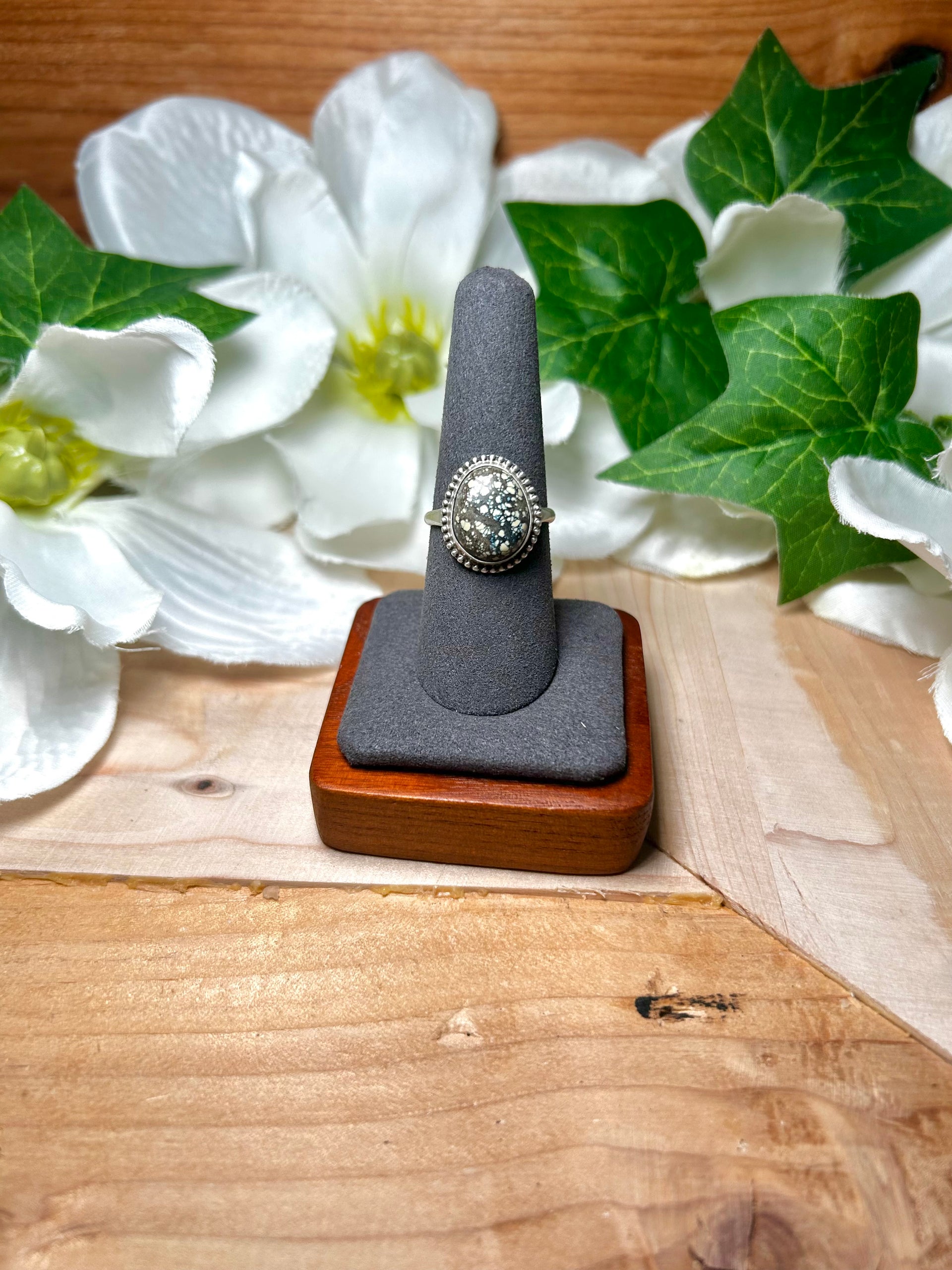 Navajo Made Angel Wing Variscite  & Sterling Silver Ring Size 8.25