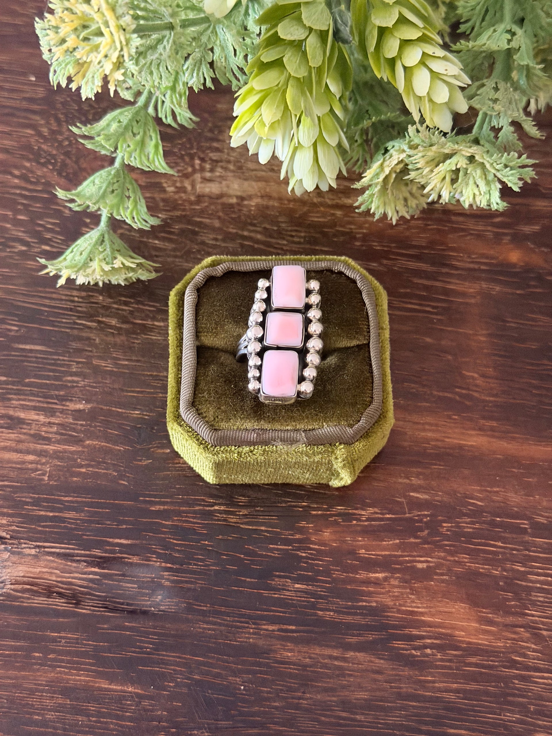Navajo Made Pink Conch & Sterling Silver Ring Size 6.75