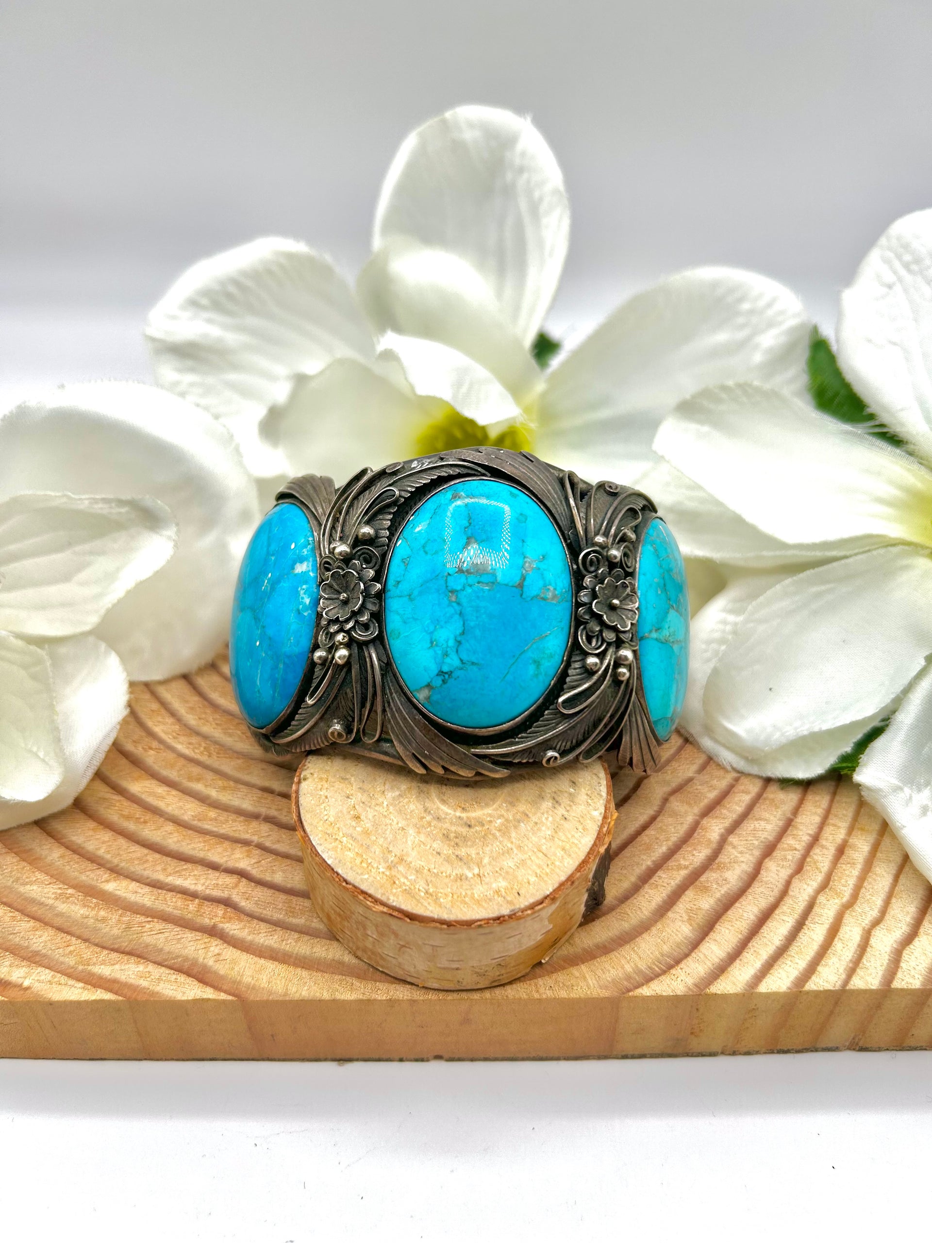 Vintage Navajo Made Kingman Turquoise  & Sterling Silver Cuff Bracelet
