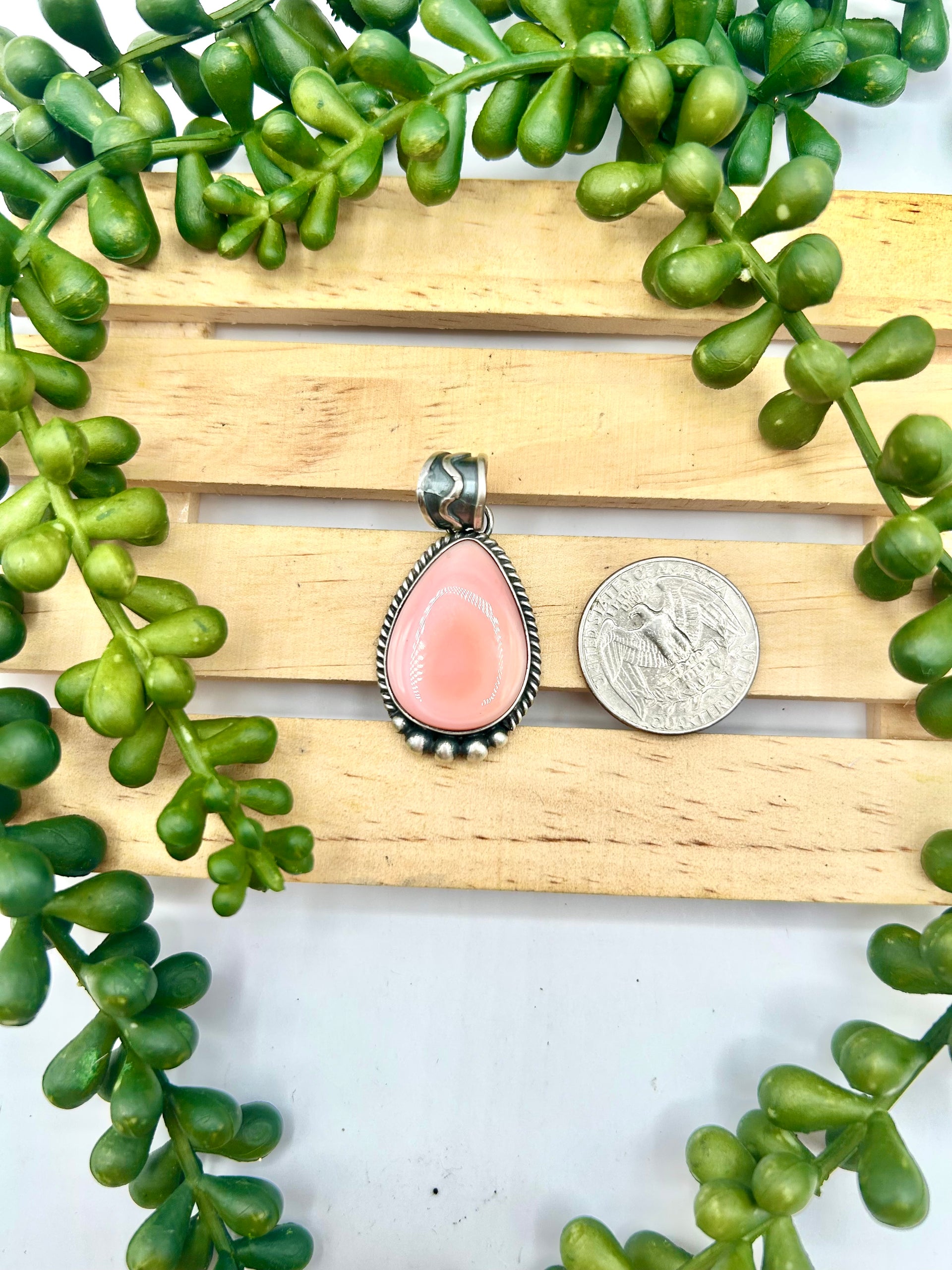 Jimson Balín Pink Conch & Sterling Silver Pendant