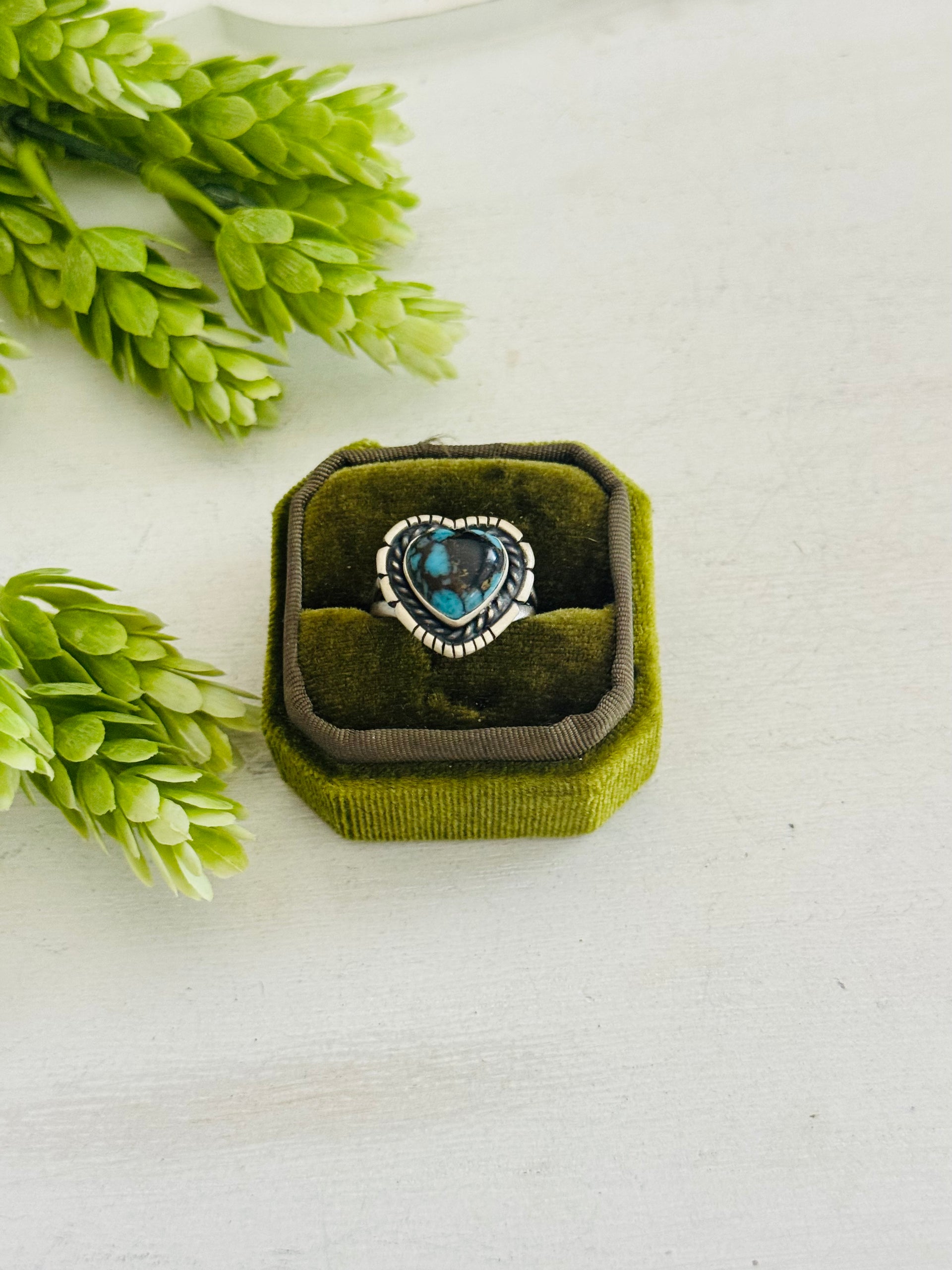 Southwest Made Mohave Turquoise & Sterling Sliver Heart Ring Size 8.75