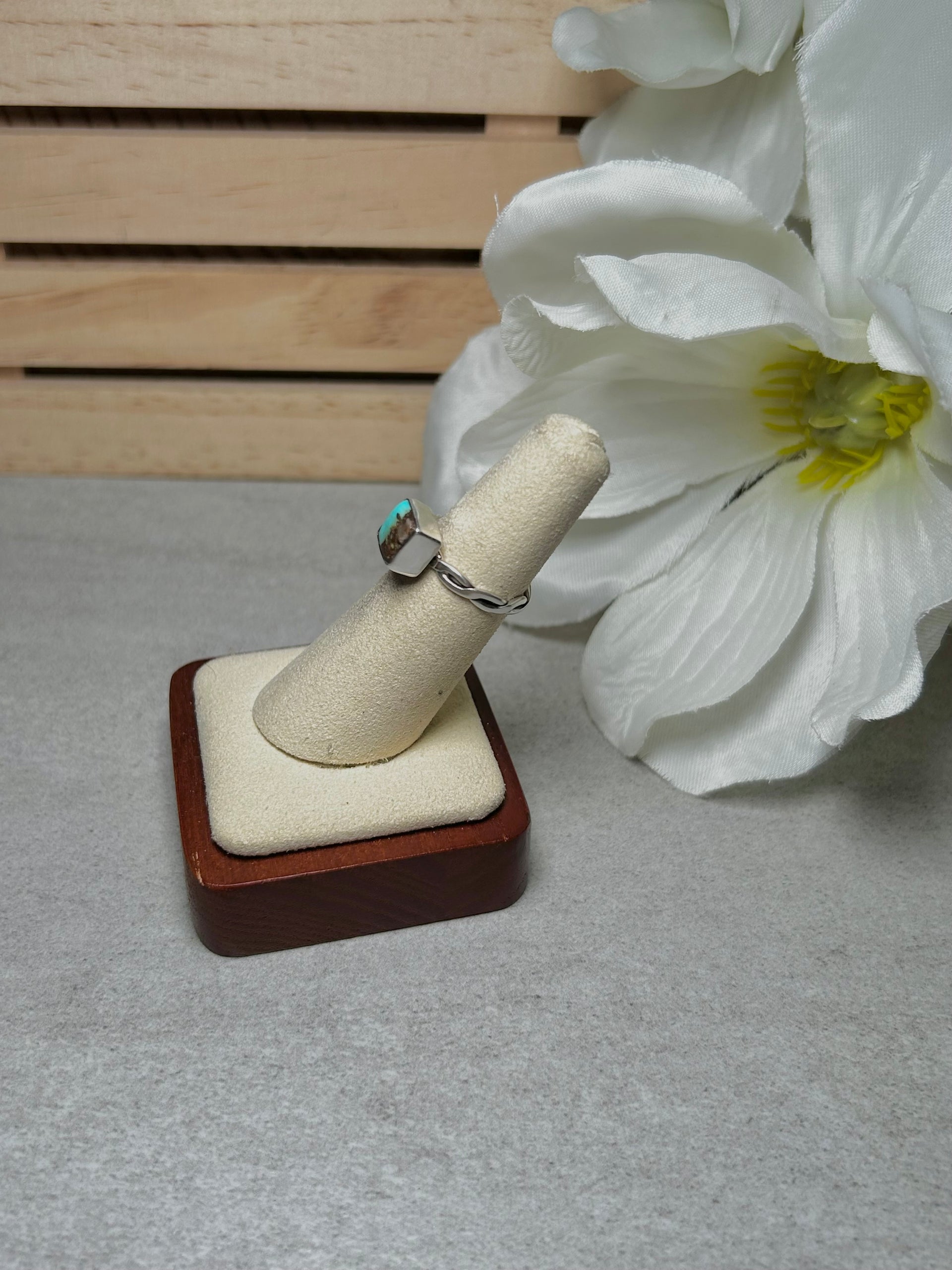 Navajo Made Kingman Turquoise & Sterling Silver Ring Size 4.75