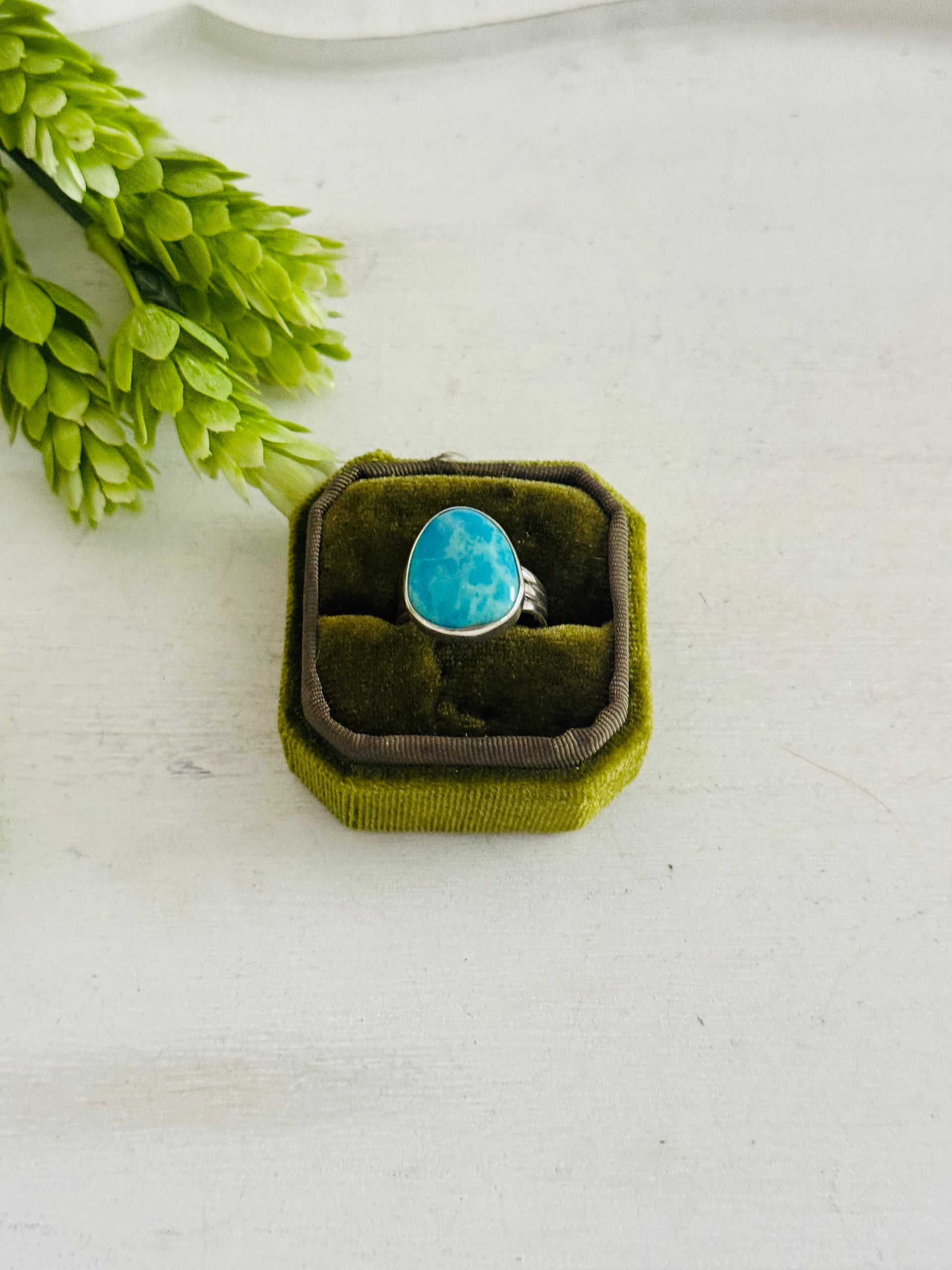 Southwest Made Kingman Turquoise & Sterling Sliver Ring Size 7.75